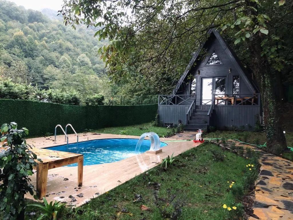 Pool view in Sapanca Çağlayan Bungalow