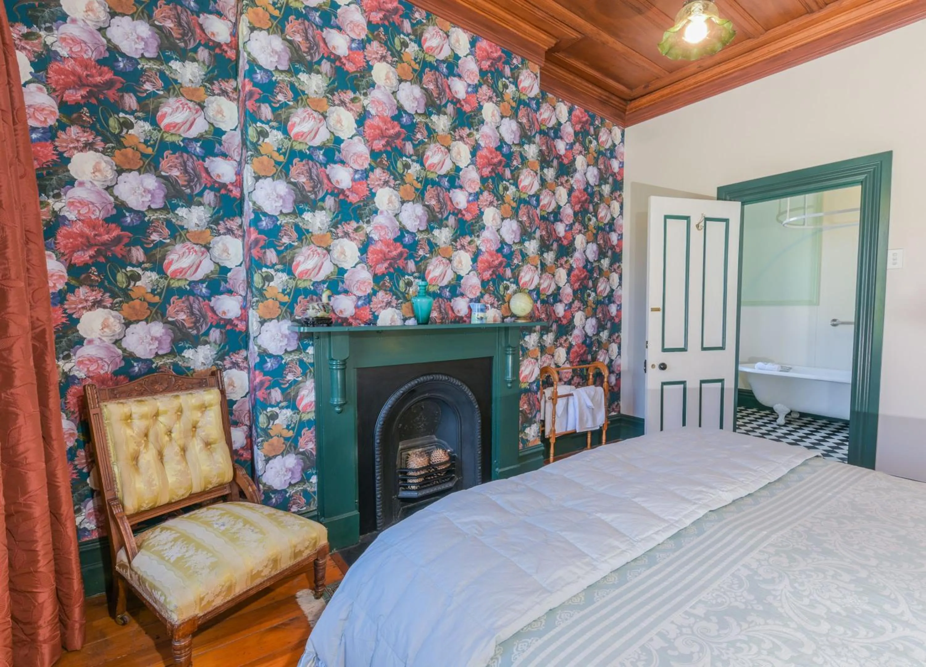 Bedroom, Bed in Dunstan House