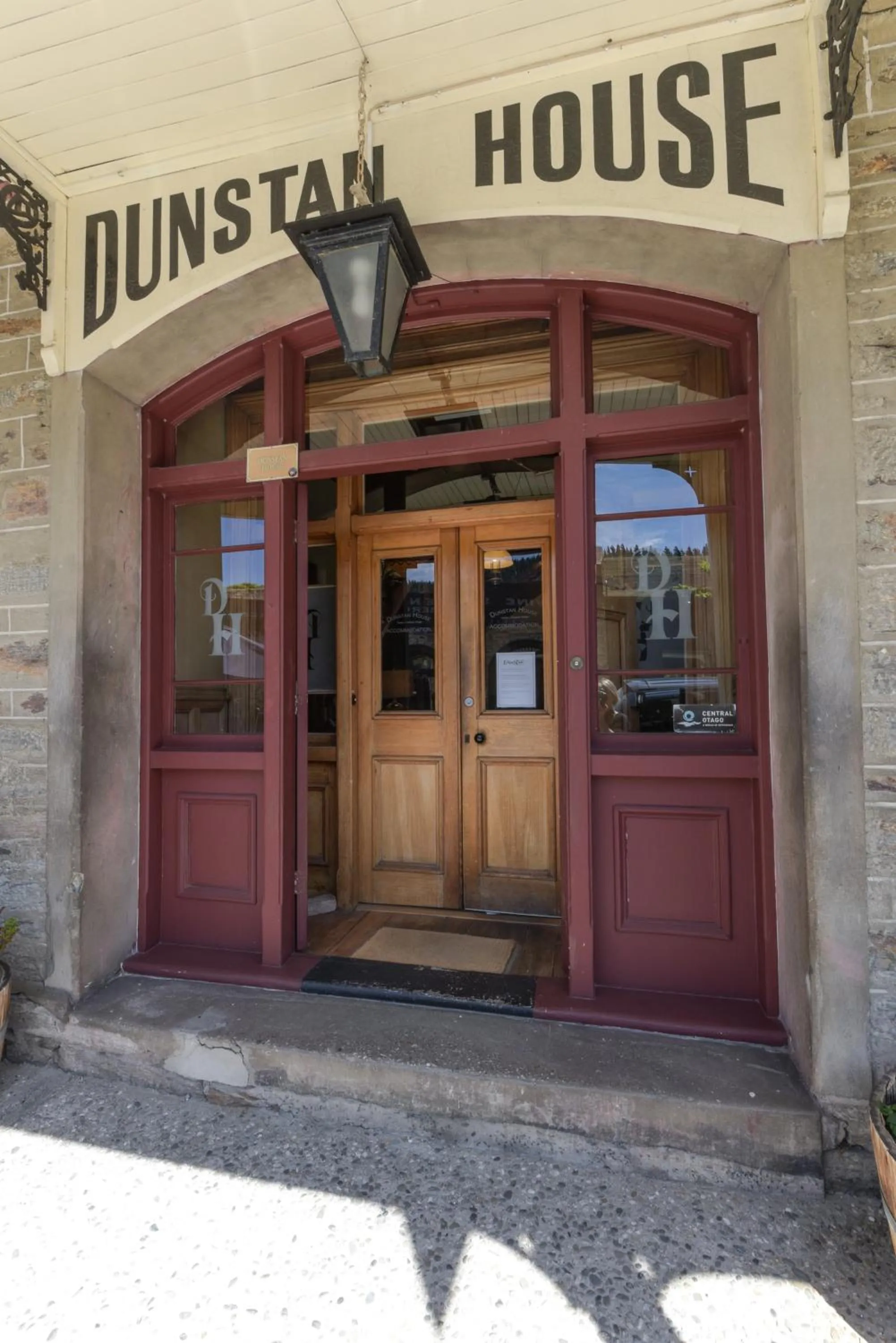 Facade/entrance in Dunstan House