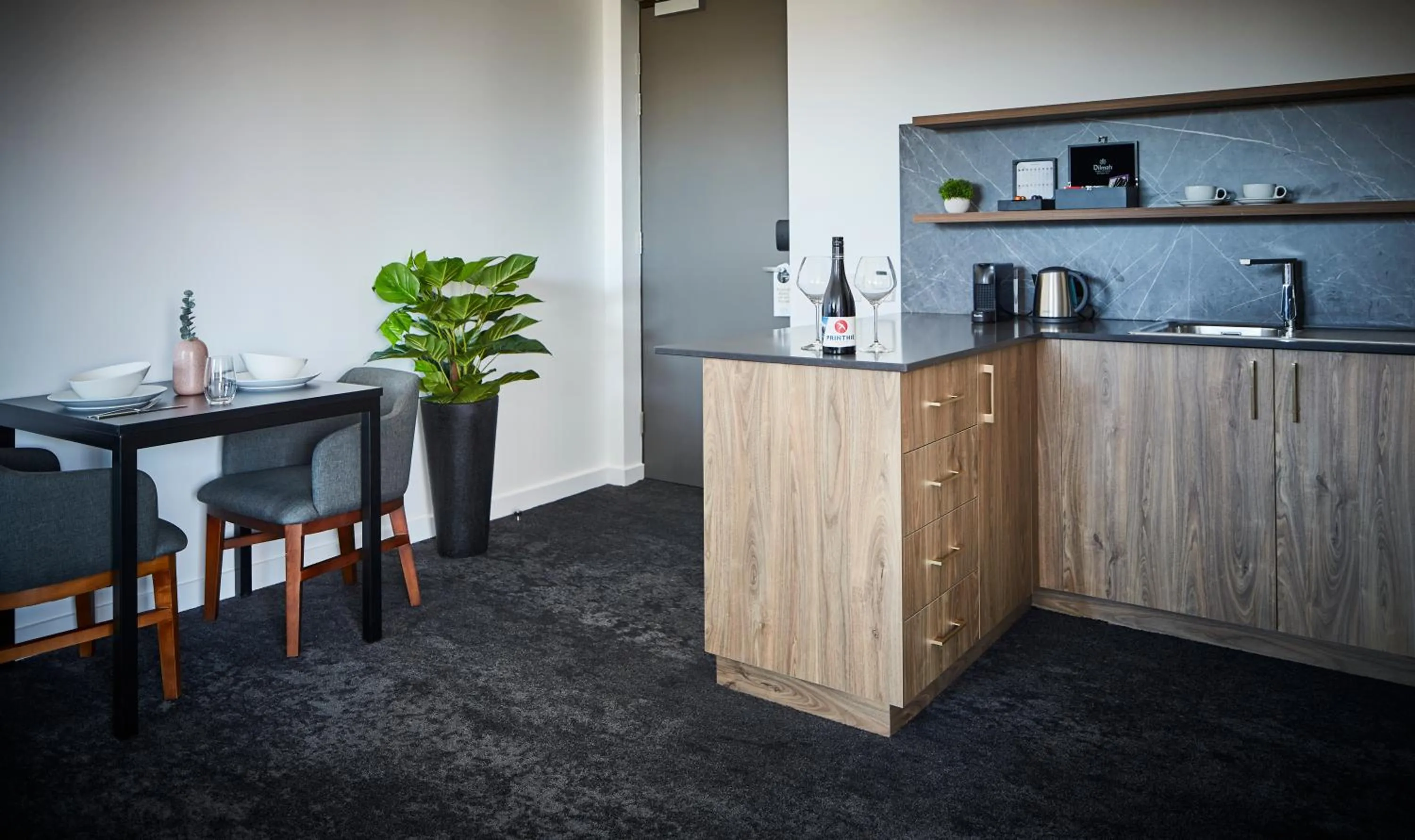 Coffee/tea facilities in The Remington Orange