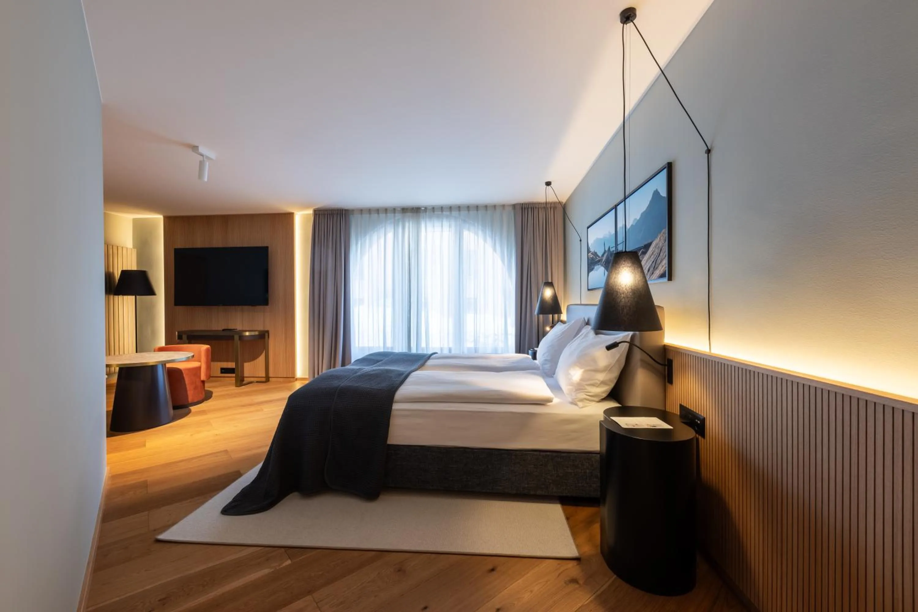 Photo of the whole room, Bed in Hotel Rosatsch