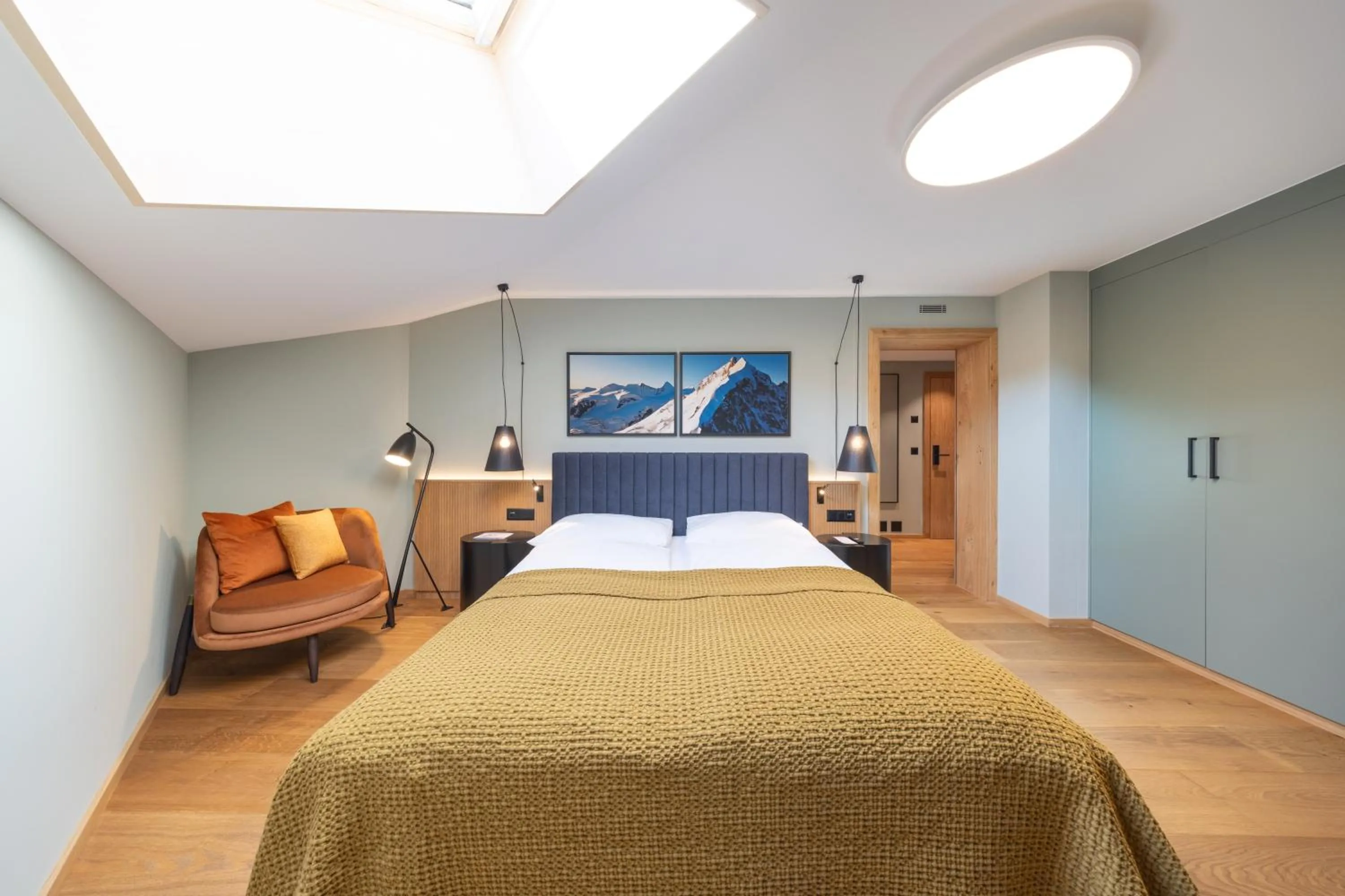 Bedroom, Bed in Hotel Rosatsch