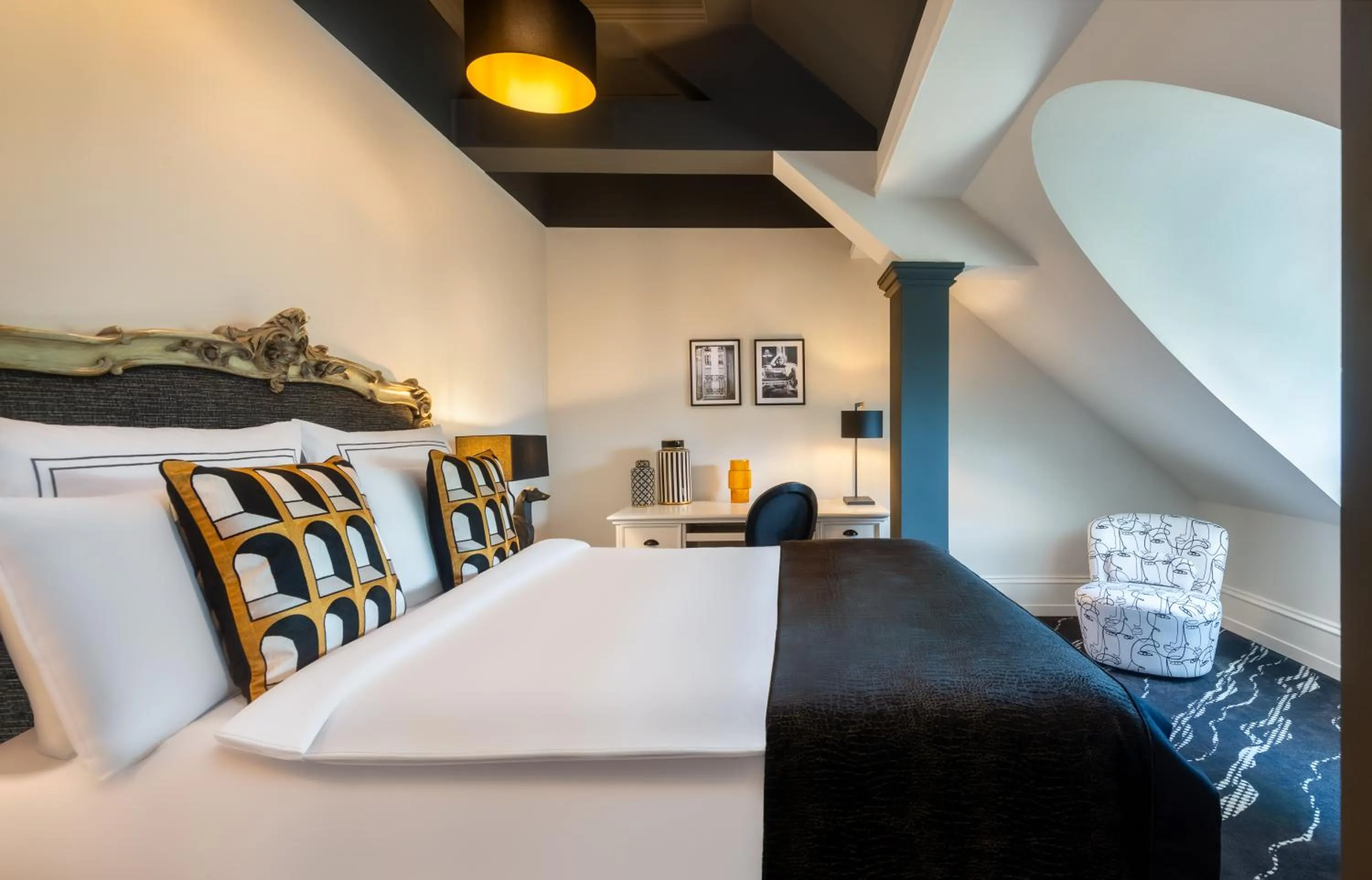 Photo of the whole room, Bed in Schlosshotel Berlin