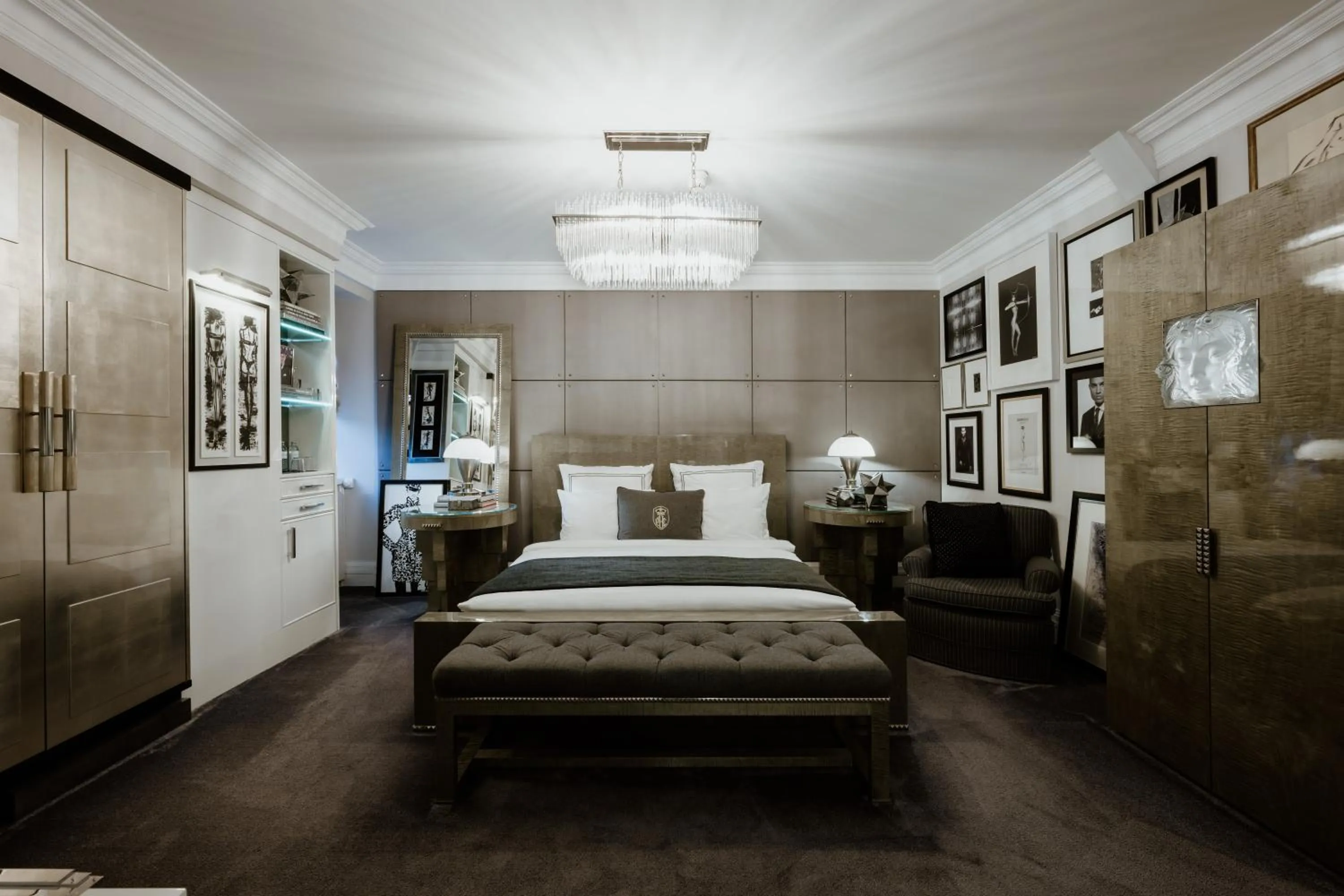 Photo of the whole room, Bed in Schlosshotel Berlin