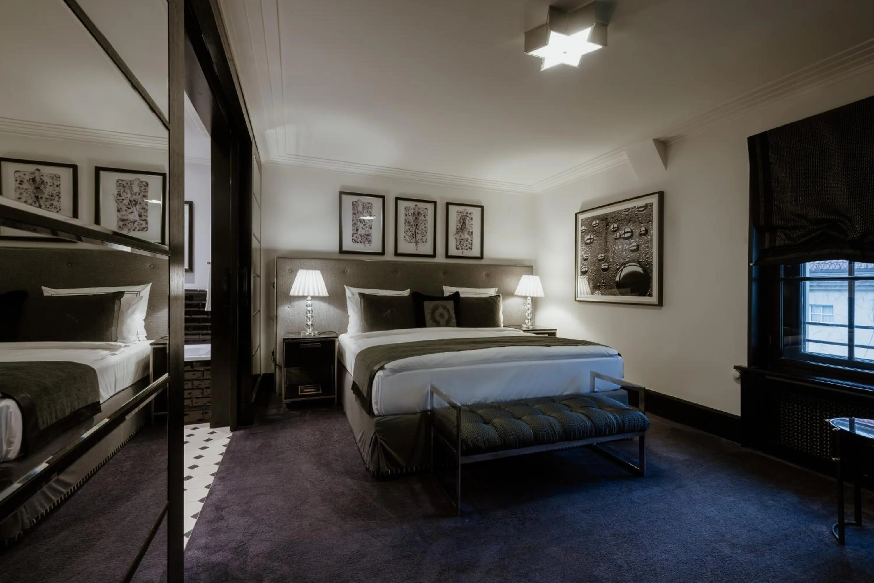 Photo of the whole room, Bed in Schlosshotel Berlin