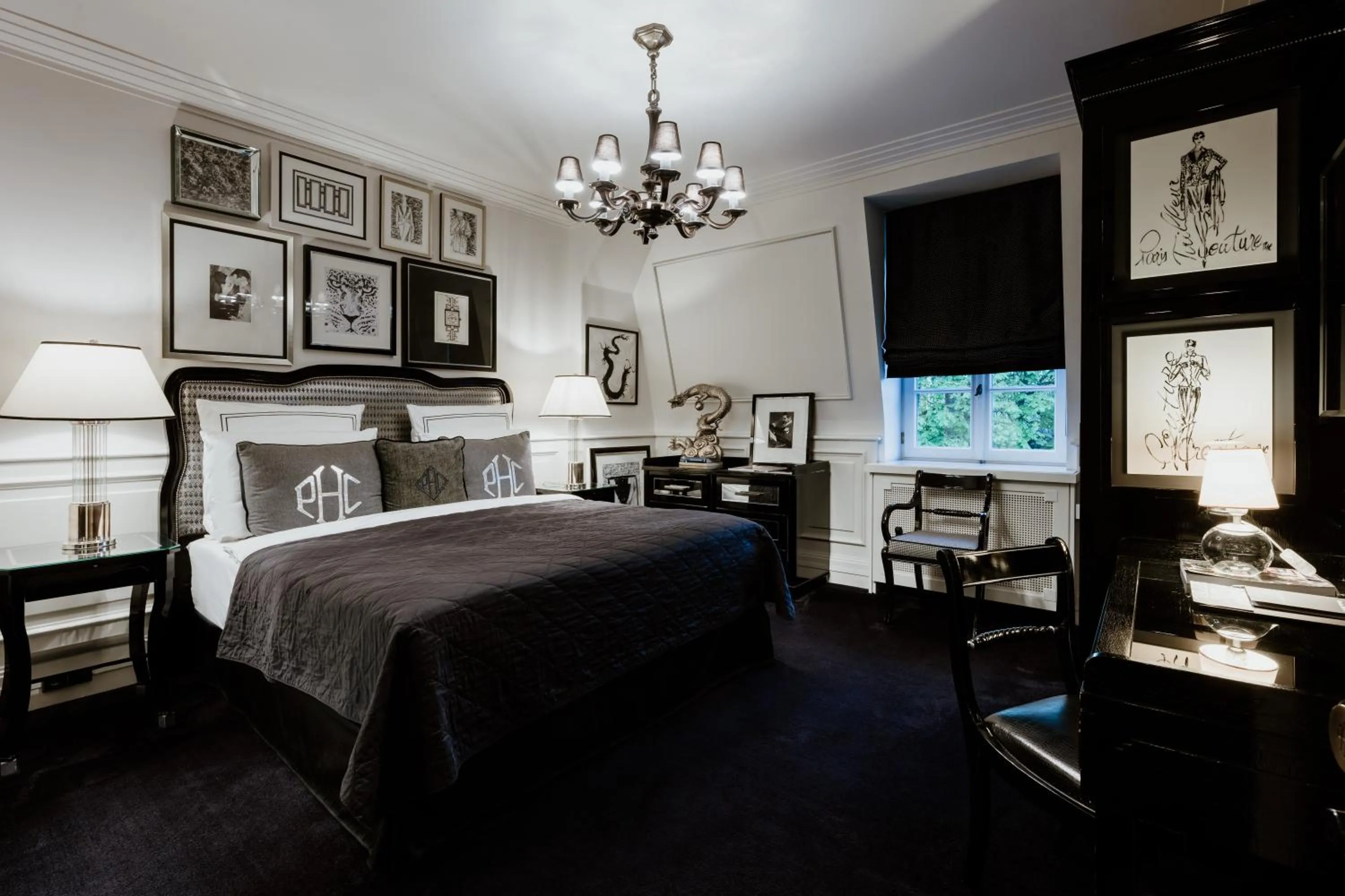 Photo of the whole room, Bed in Schlosshotel Berlin