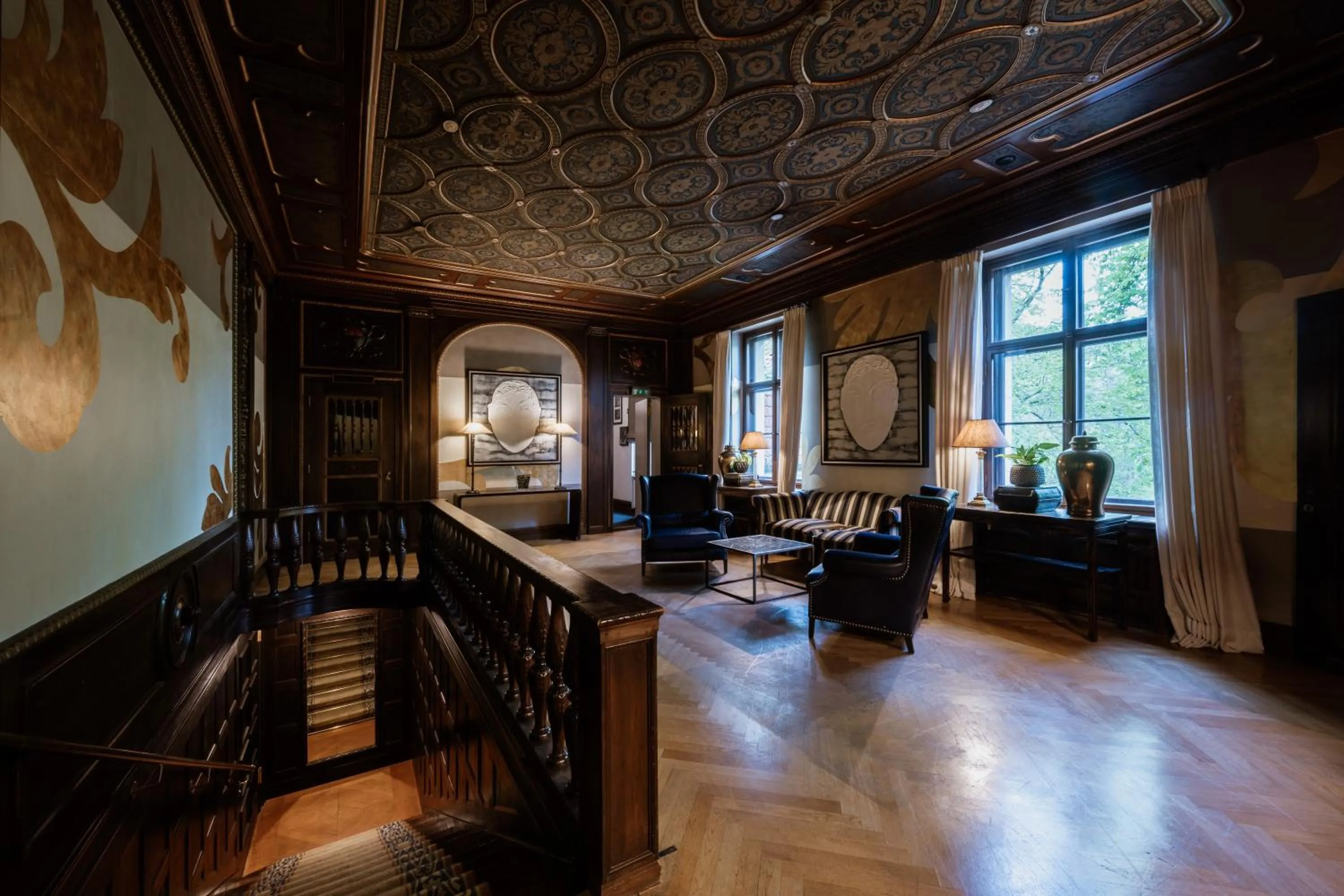 Communal lounge/ TV room in Schlosshotel Berlin