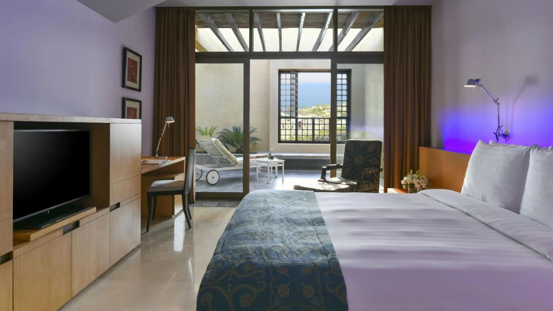 Bedroom, Bed in Kempinski Hotel Ishtar Dead Sea