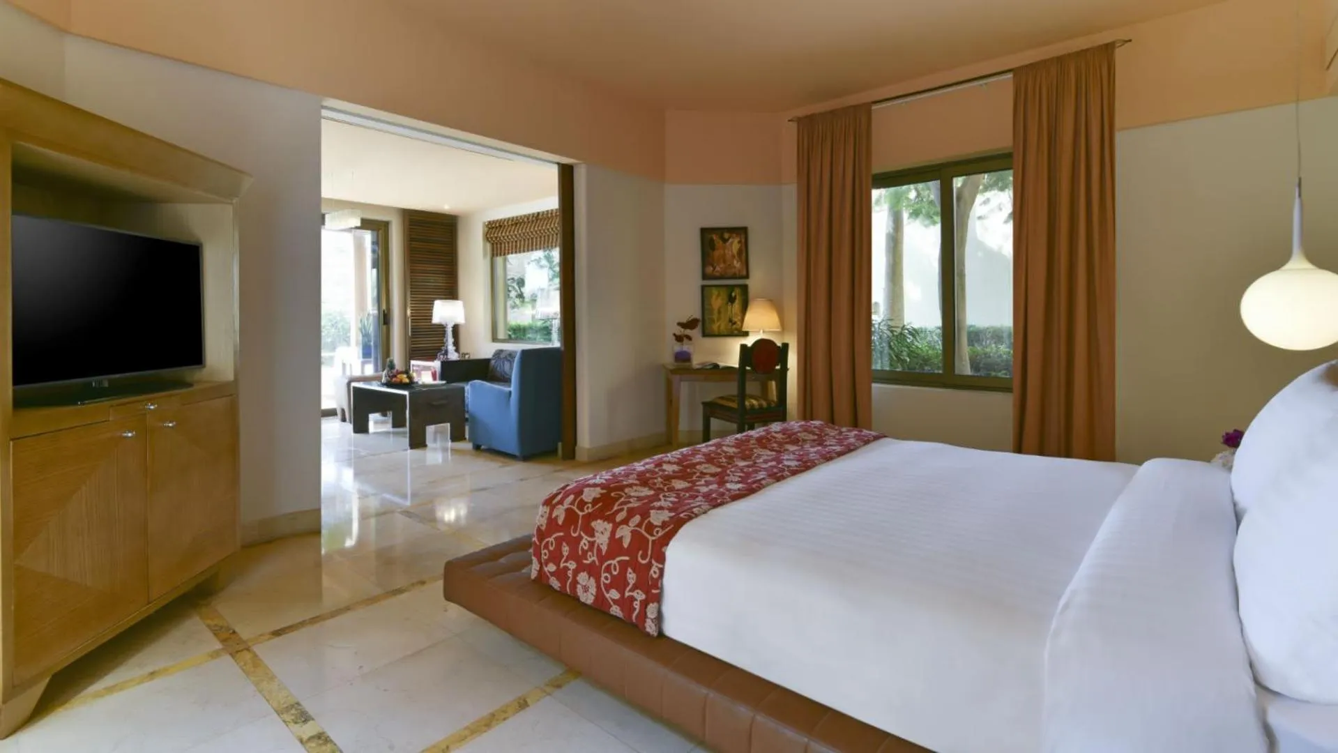 Bedroom, Bed in Kempinski Hotel Ishtar Dead Sea