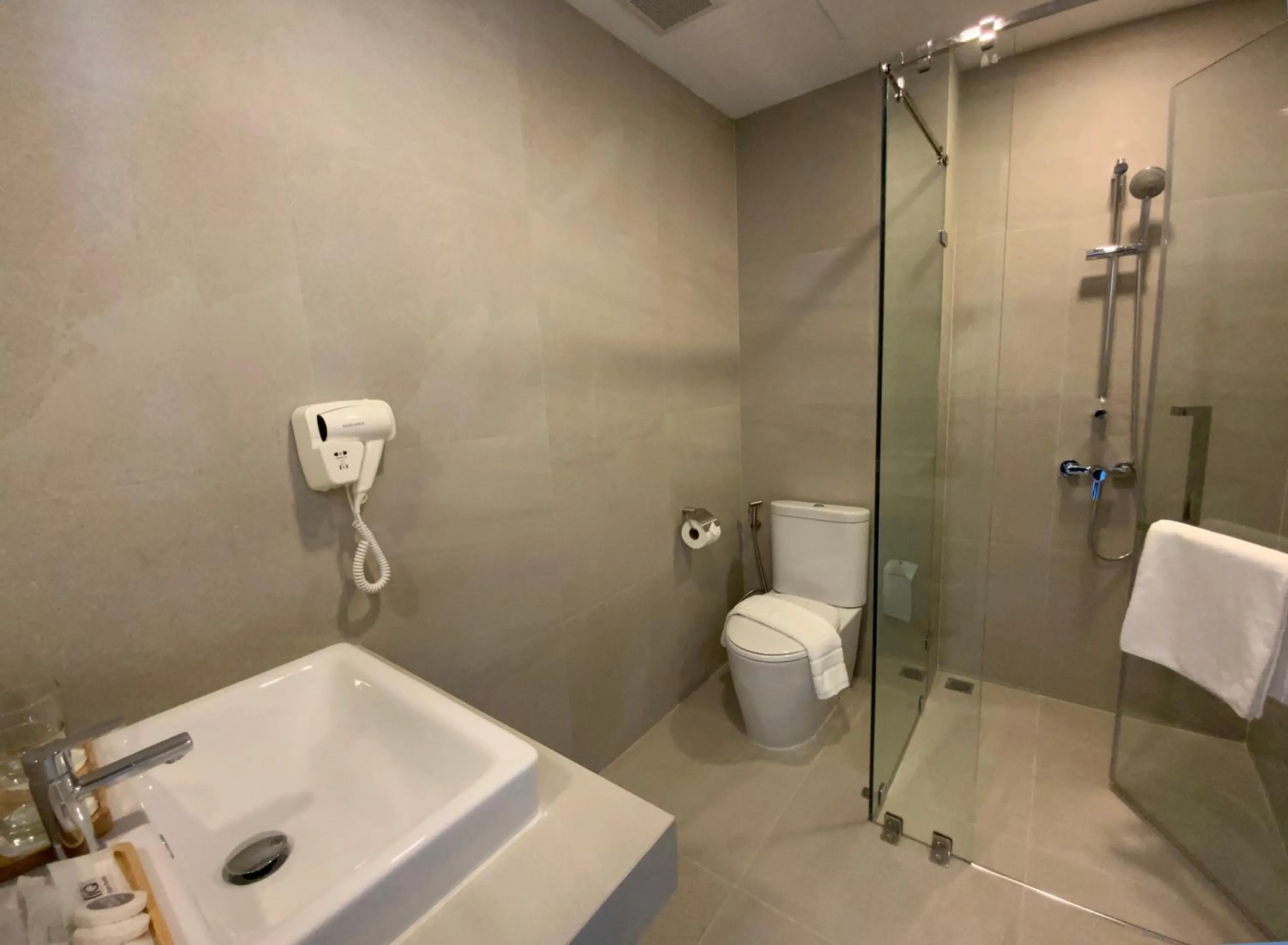 Shower in bliQ Hotel Chanthaburi