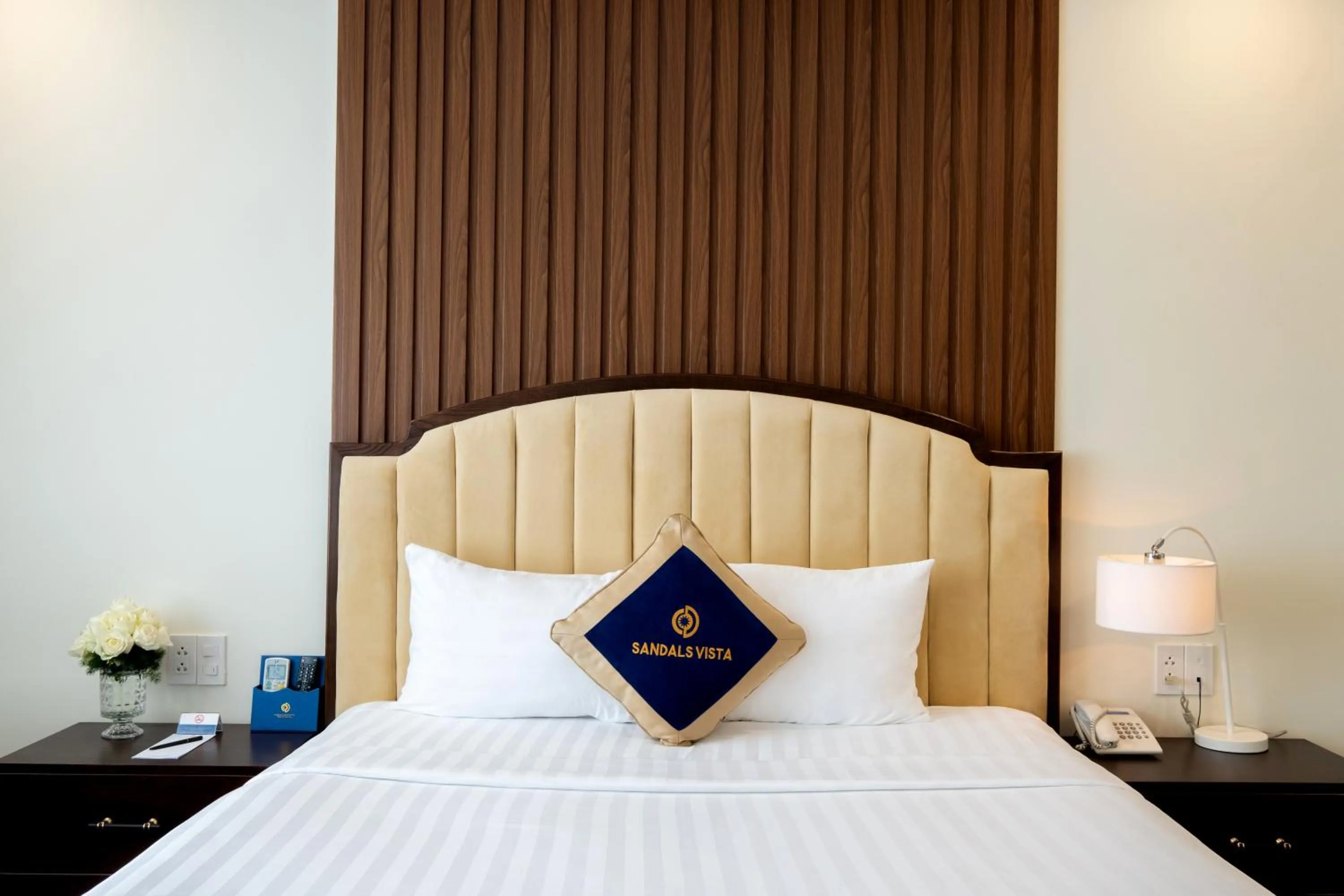 Bedroom, Bed in Sandals Vista Hotel