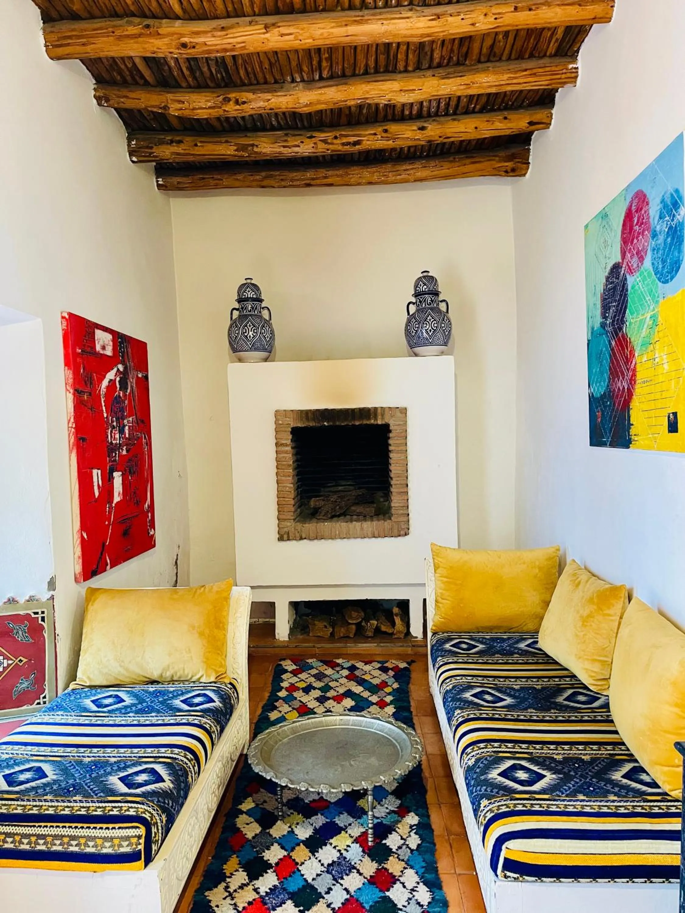 Living room, Bed in Riad Zarka By La Siredrah