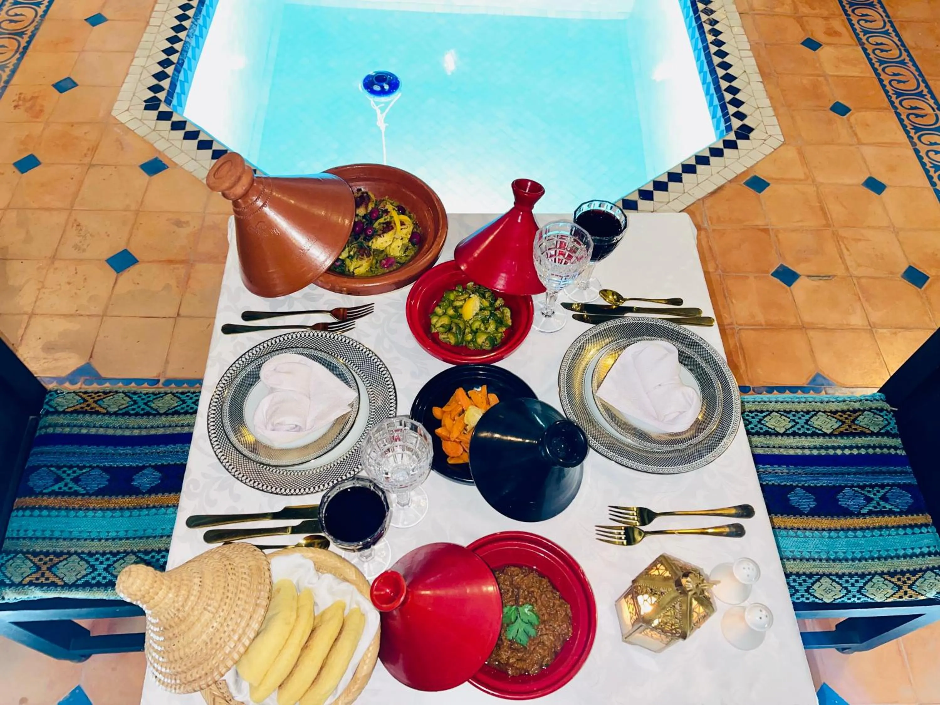 Dining area in Riad Zarka By La Siredrah