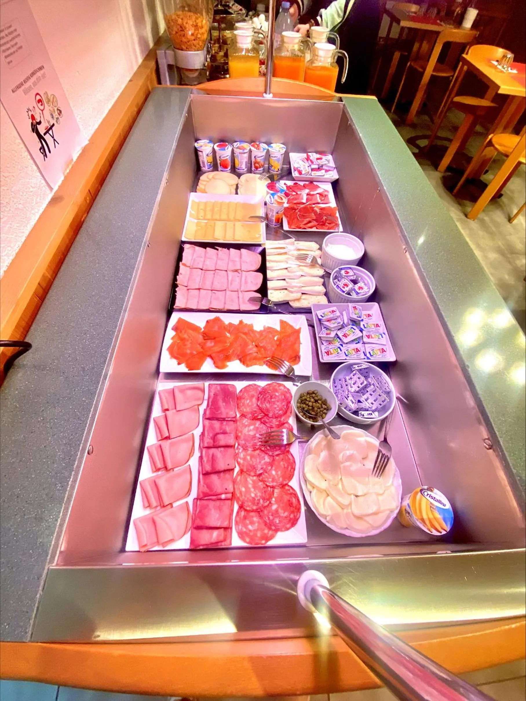 Buffet breakfast in Hotel Sternen