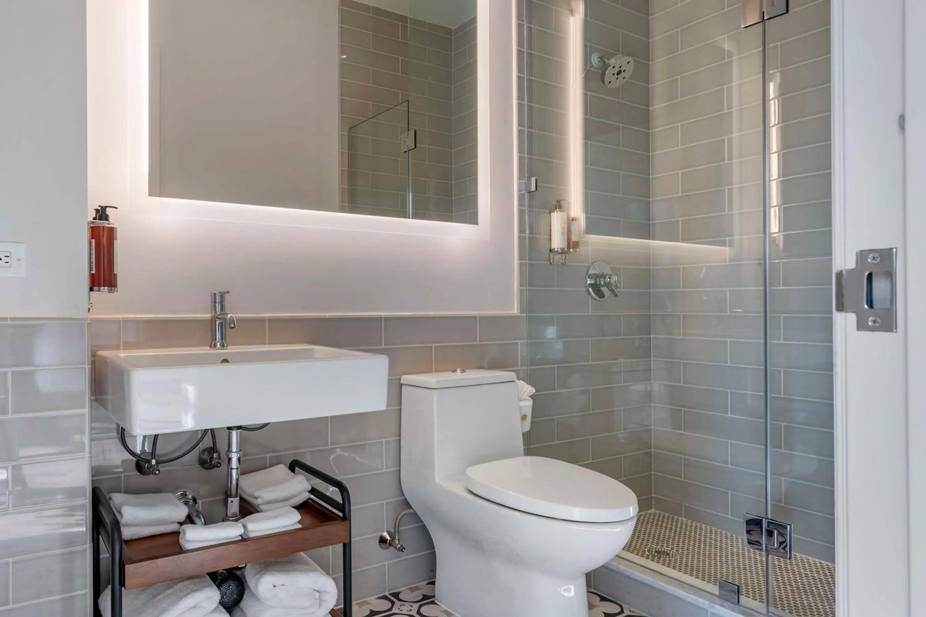 Bathroom in The Draper New York, Tapestry Collection by Hilton