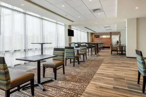 Comfort Inn & Suites Pittsburgh-Northshore