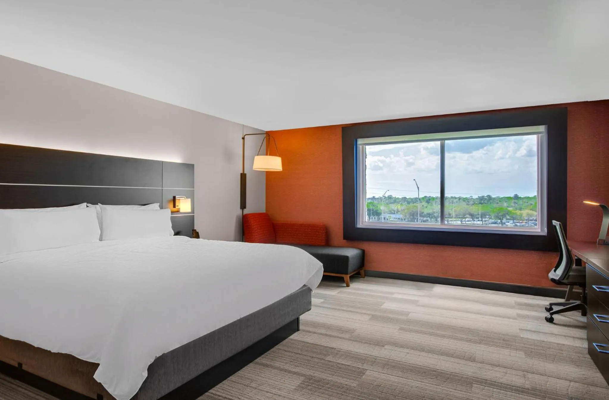Photo of the whole room, Bed in Holiday Inn Express & Suites Sanford - Lake Mary by IHG