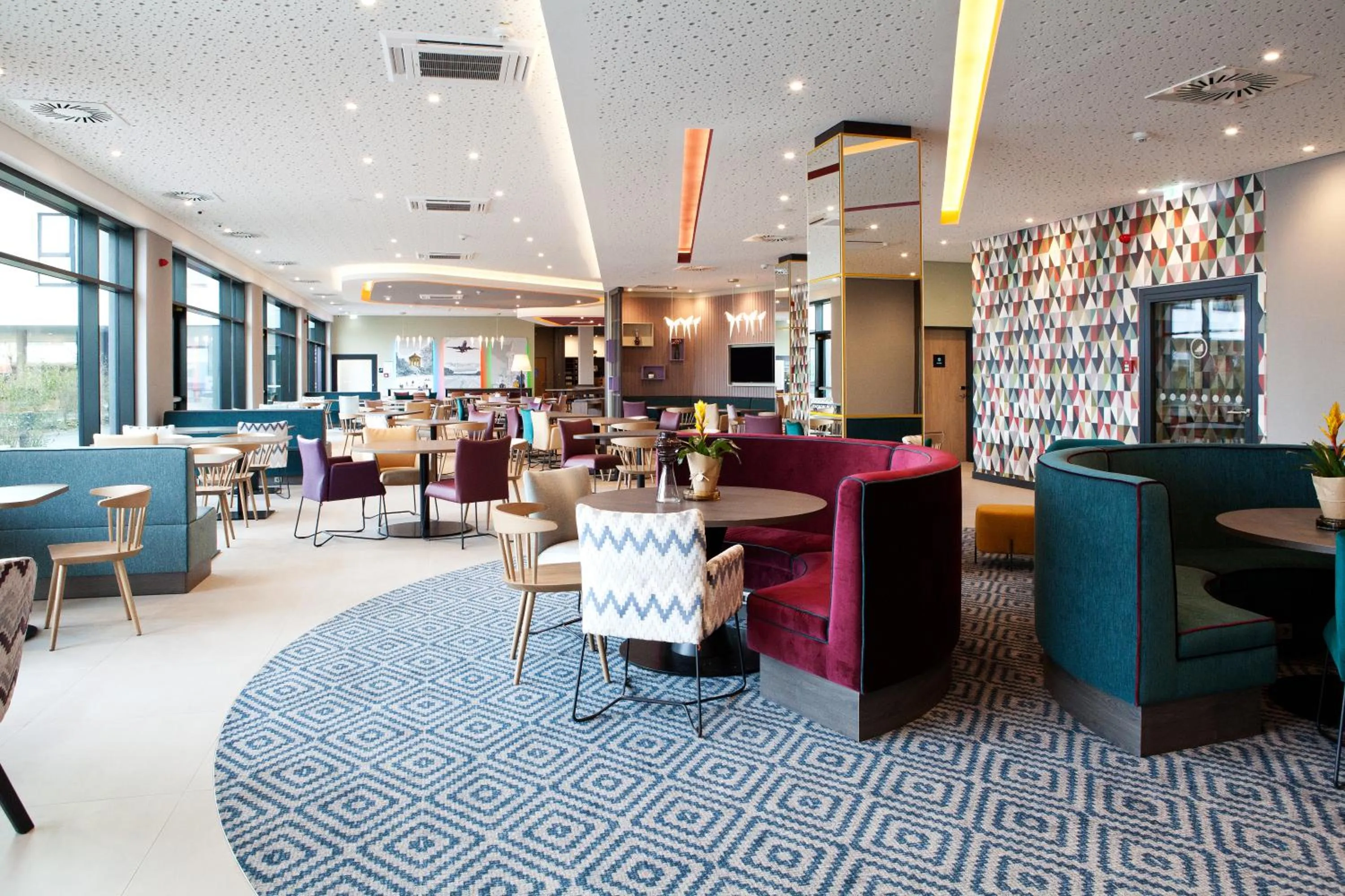 Restaurant/places to eat in Hampton by Hilton Munich Airport South