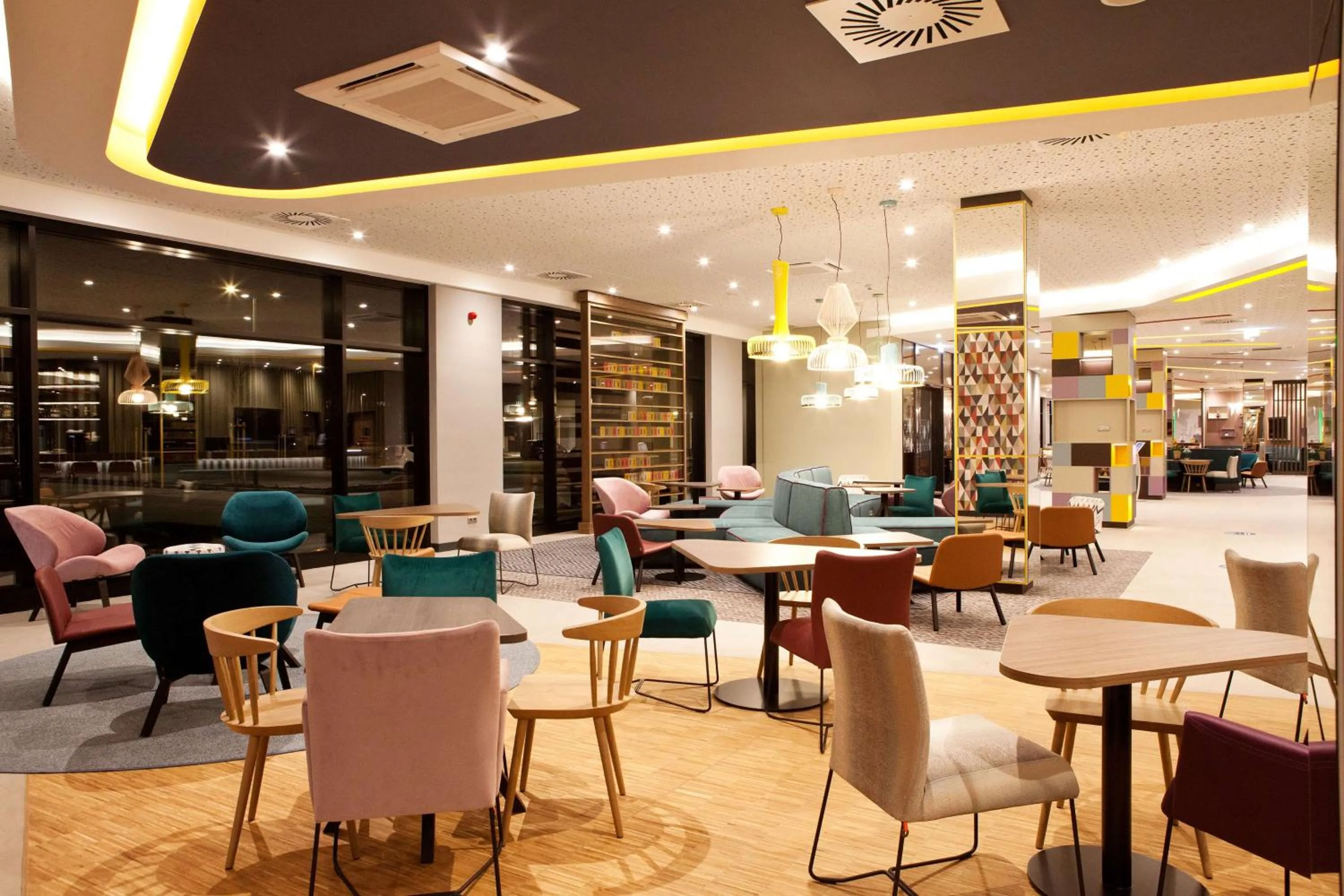 Restaurant/places to eat in Hampton by Hilton Munich Airport South