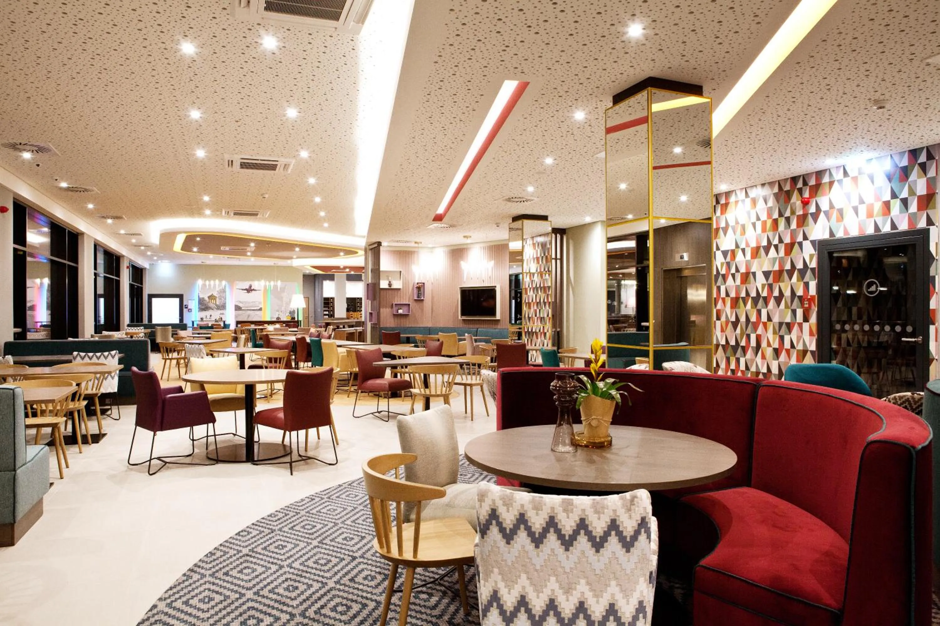 Restaurant/places to eat in Hampton by Hilton Munich Airport South