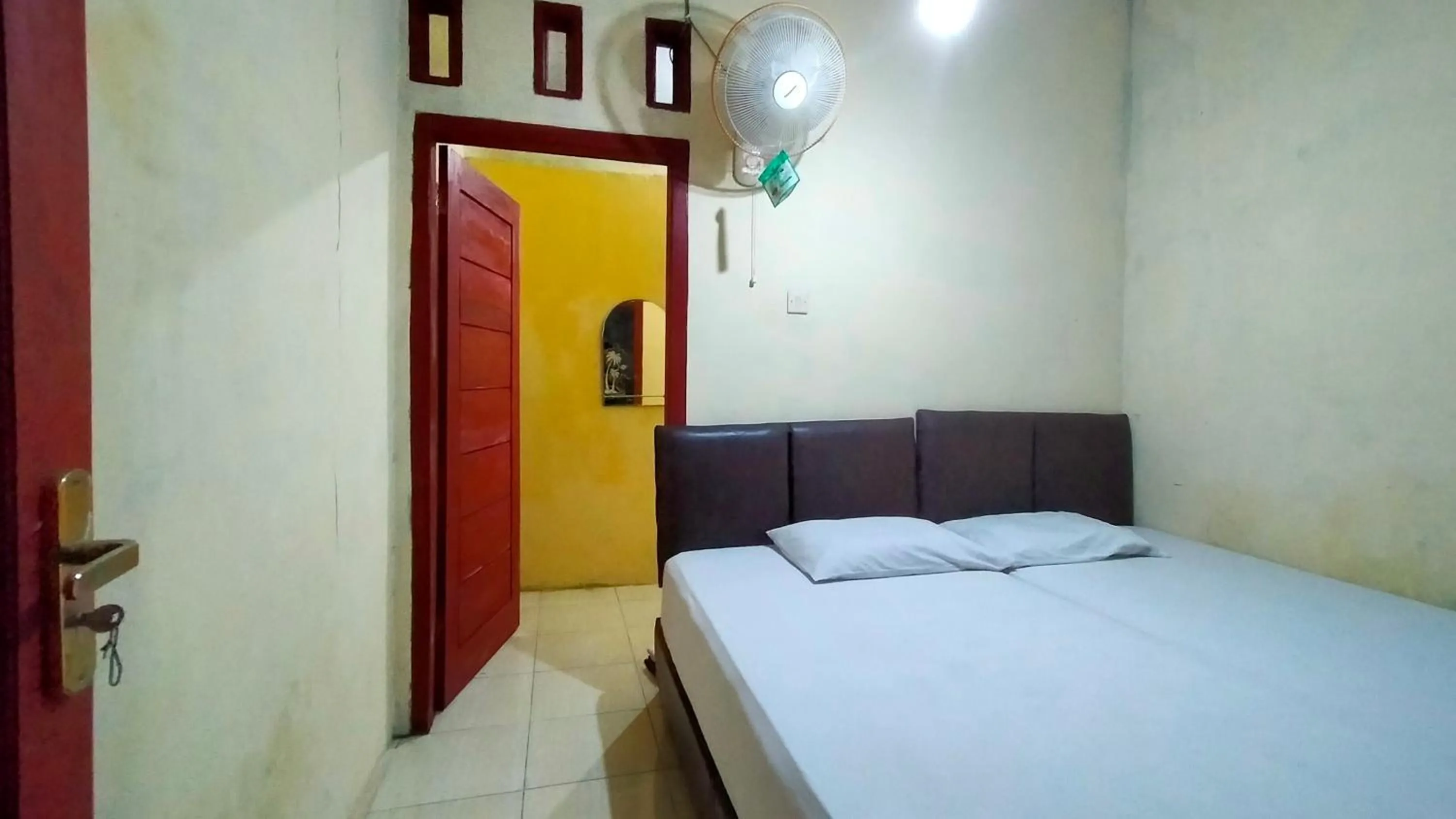Patio, Bed in Aqsa Guest House Banjarsari