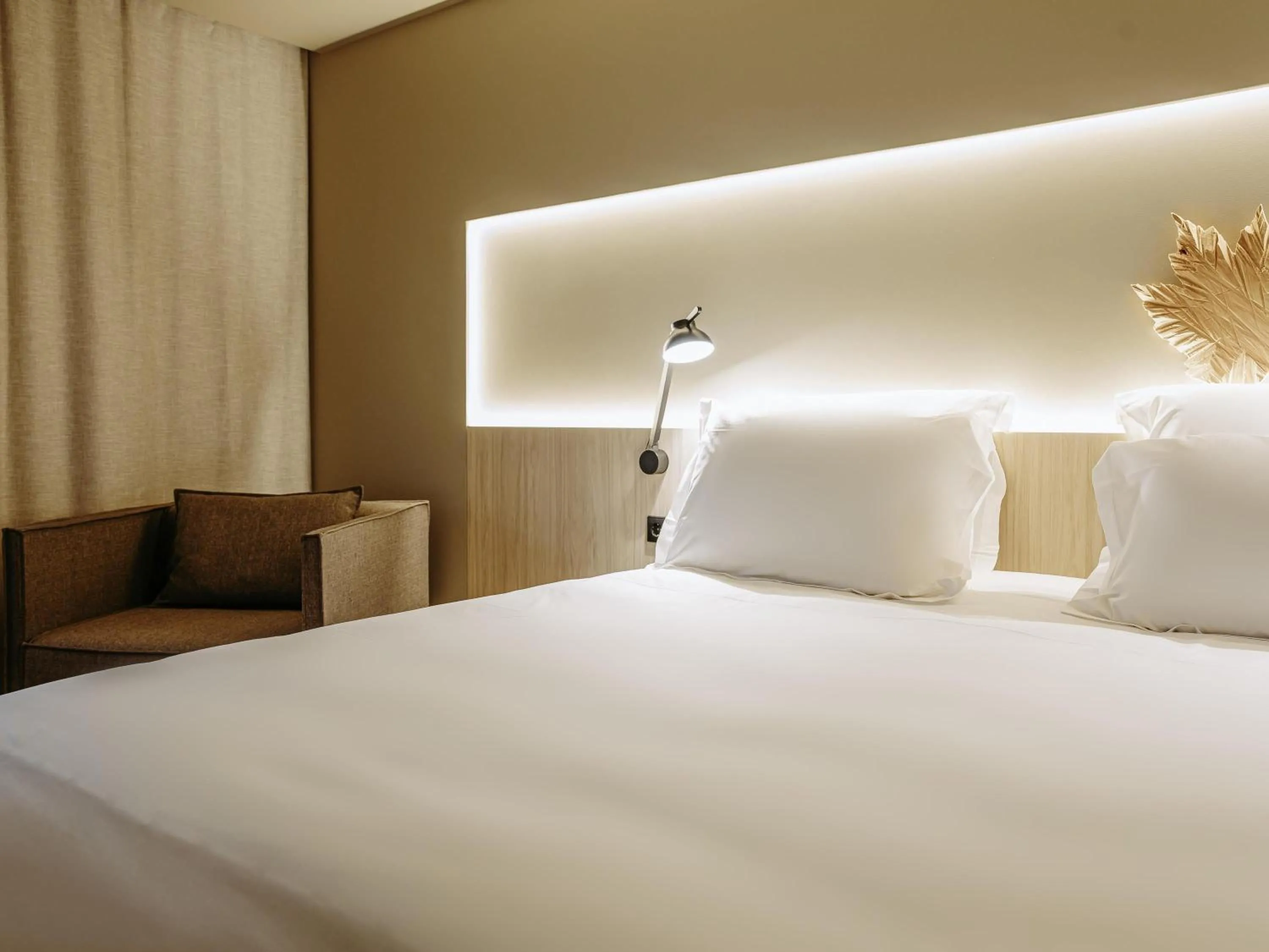 Bedroom, Bed in Mercure Fátima