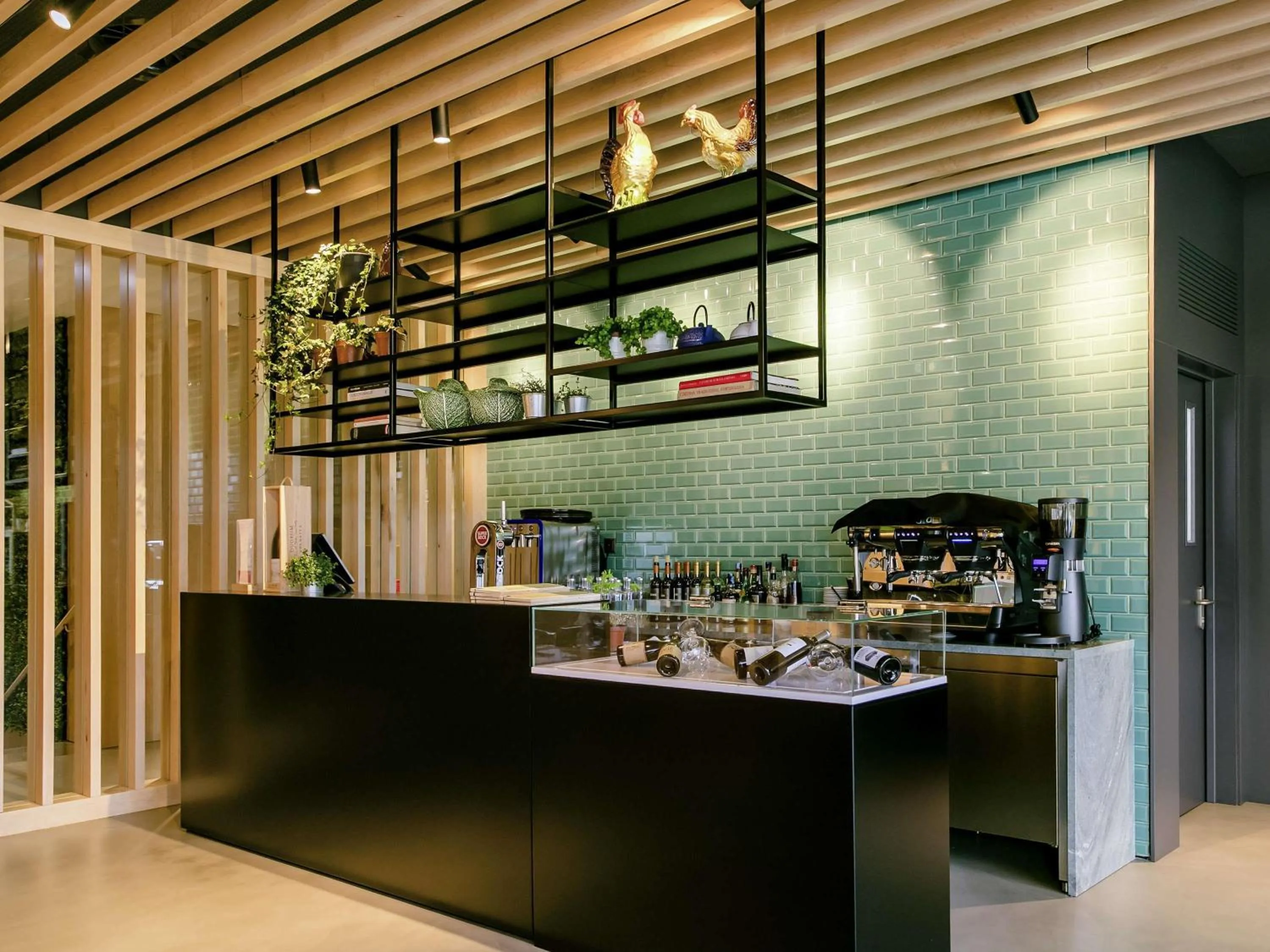 Restaurant/places to eat in Mercure Fátima