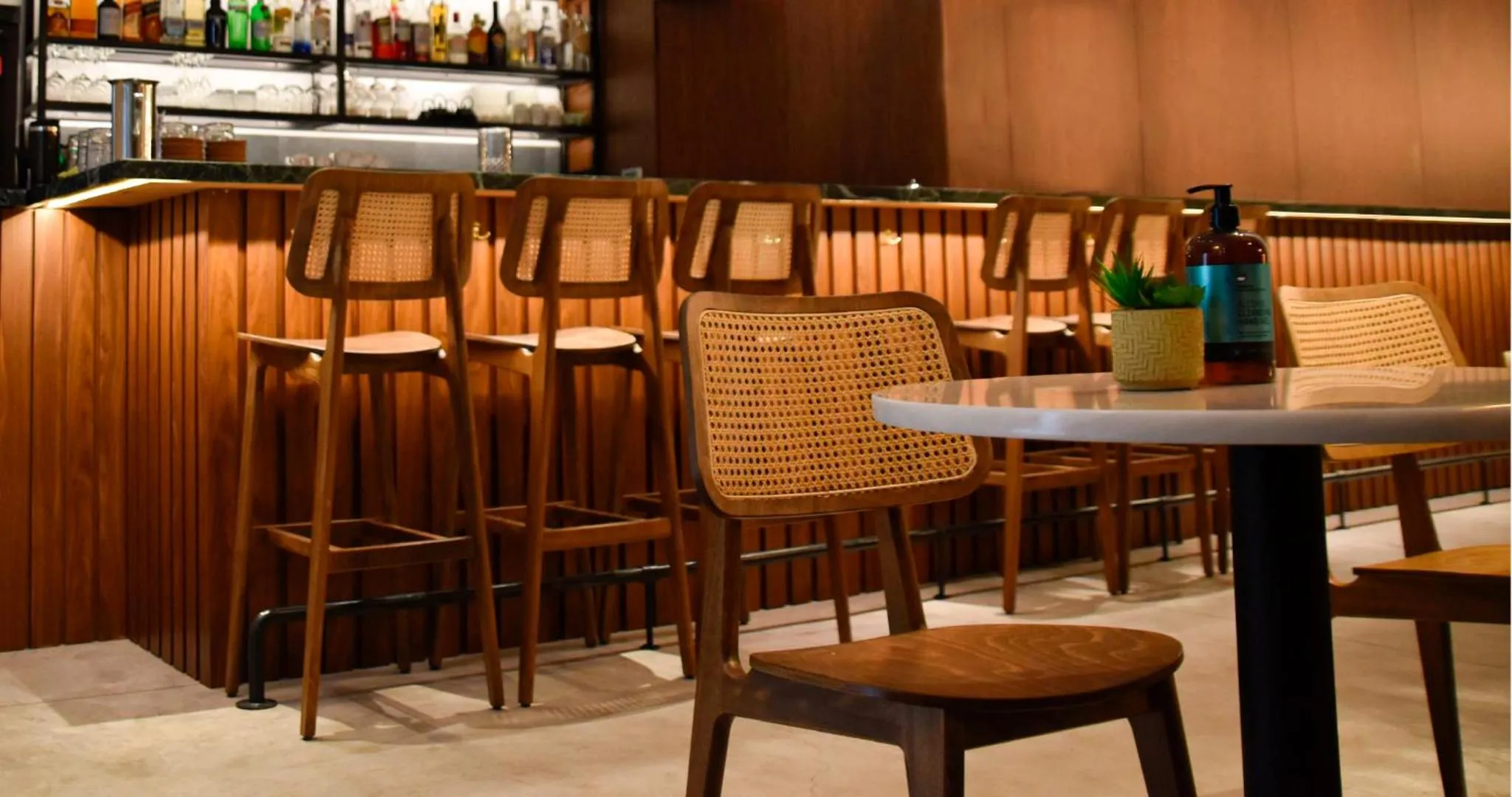 Restaurant/places to eat in Metis Urbane Living Spaces