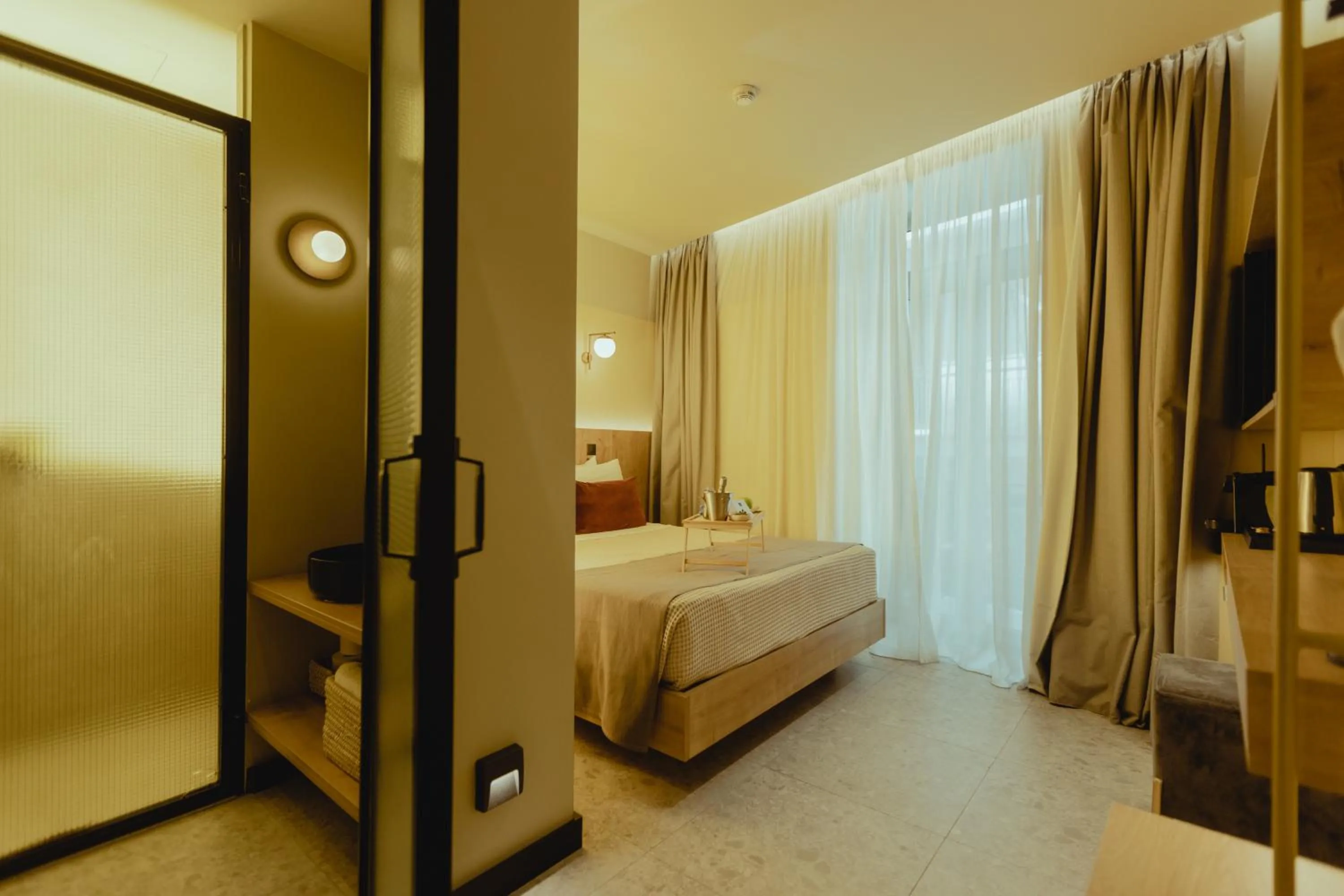 Area and facilities, Bed in Metis Urbane Living Spaces