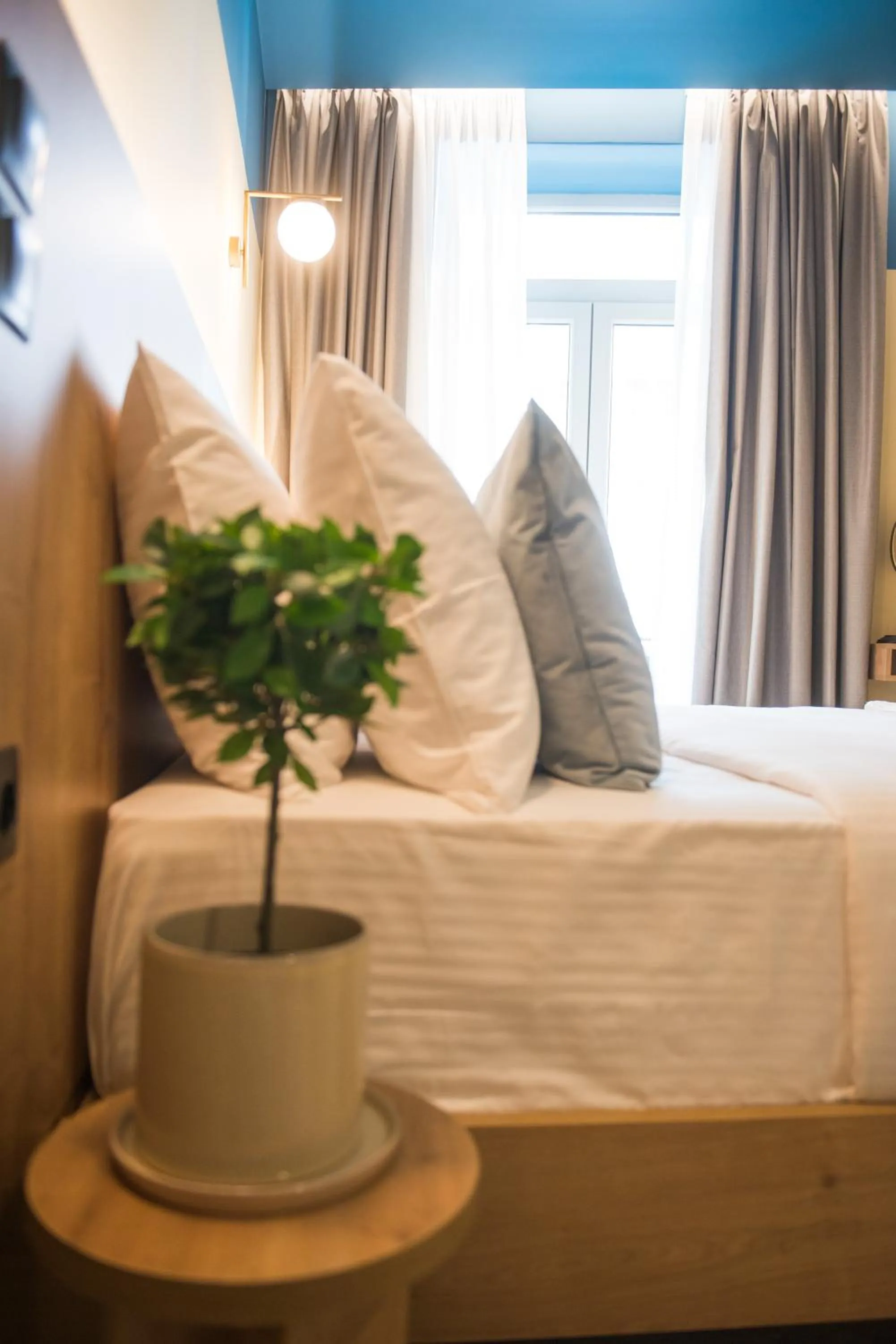 Decorative detail, Bed in Metis Urbane Living Spaces