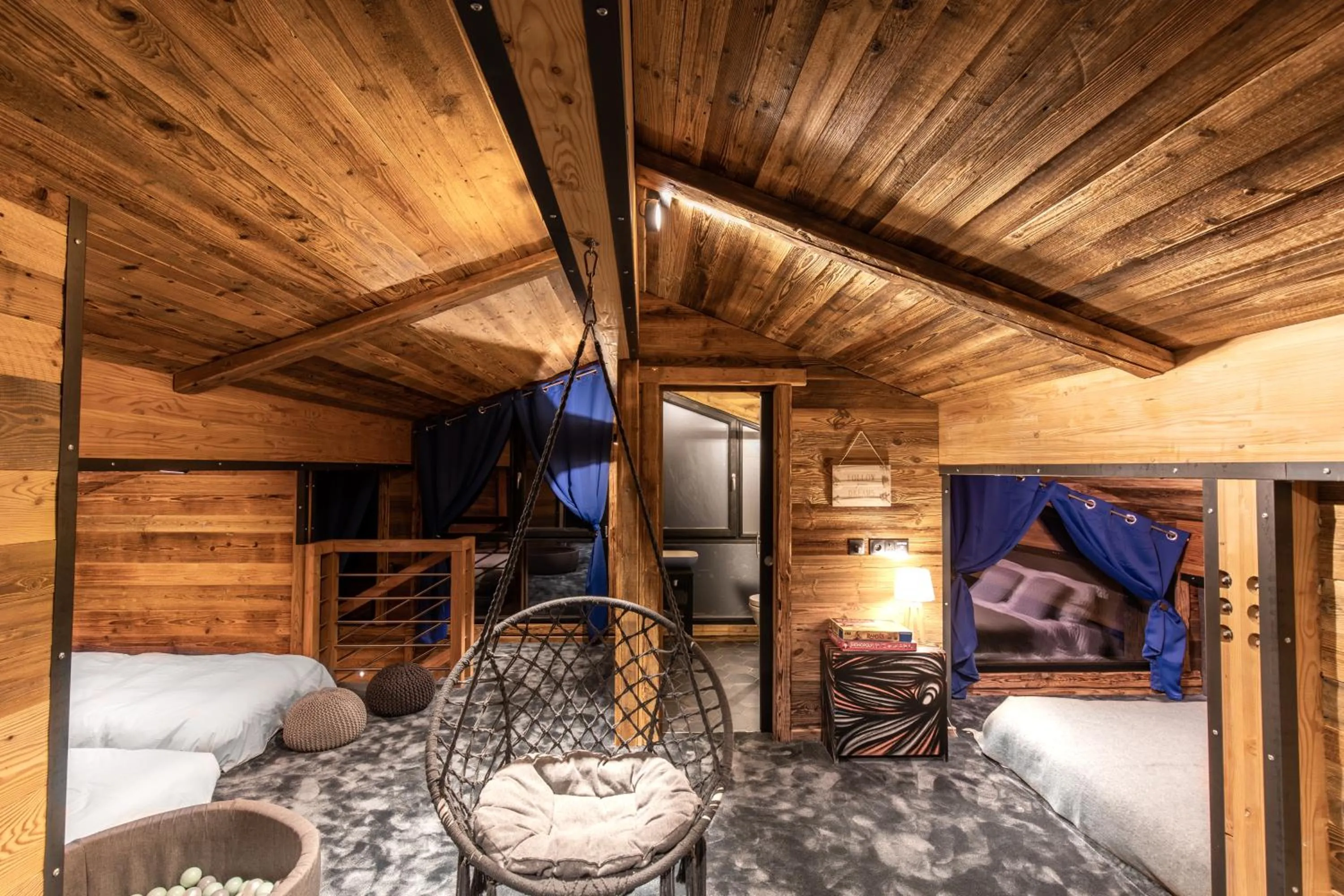 Photo of the whole room in Chalet Monts by Les Etincelles