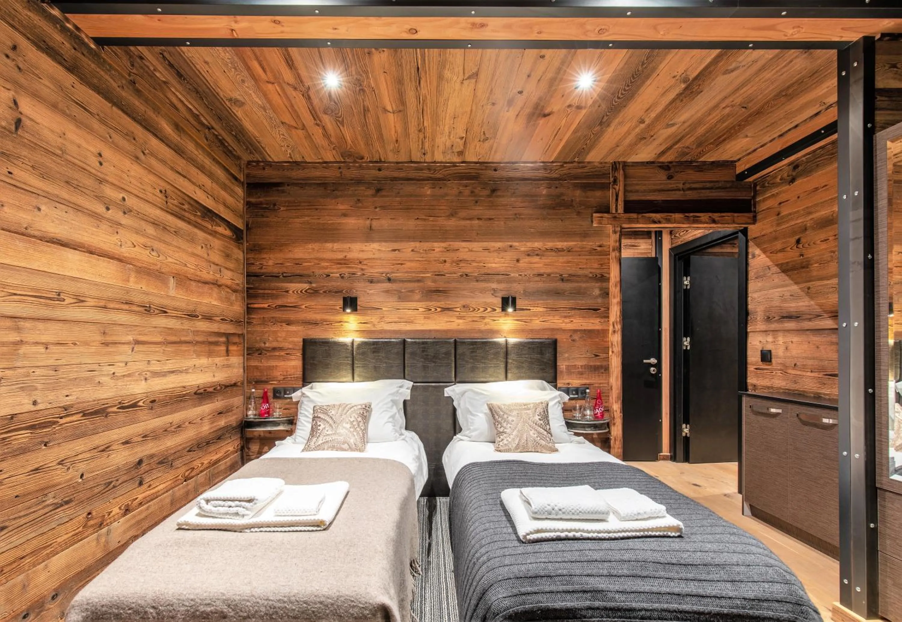 Photo of the whole room, Bed in Chalet Monts by Les Etincelles