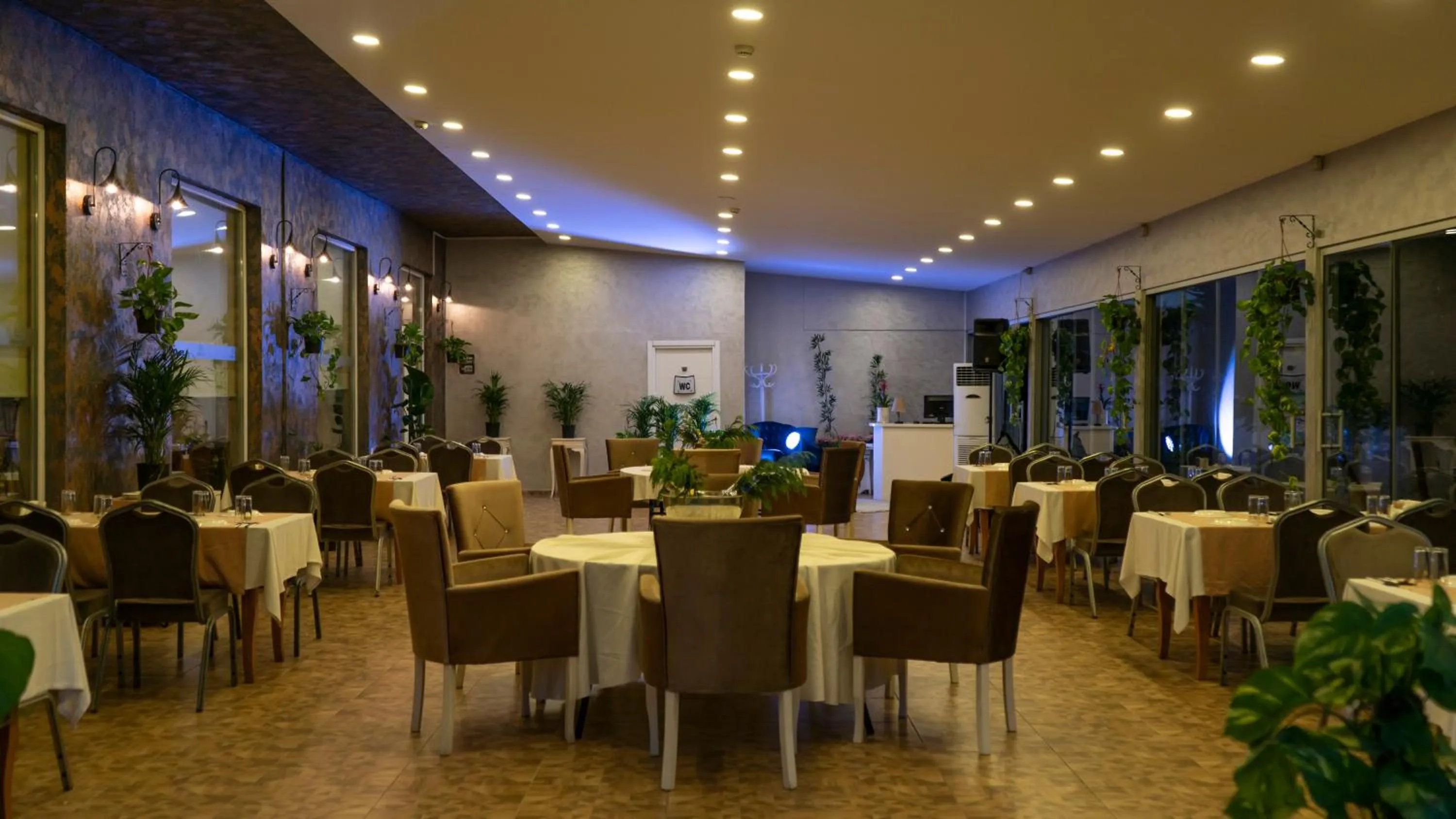 Restaurant/places to eat in MOX Hotel Wellness & Spa