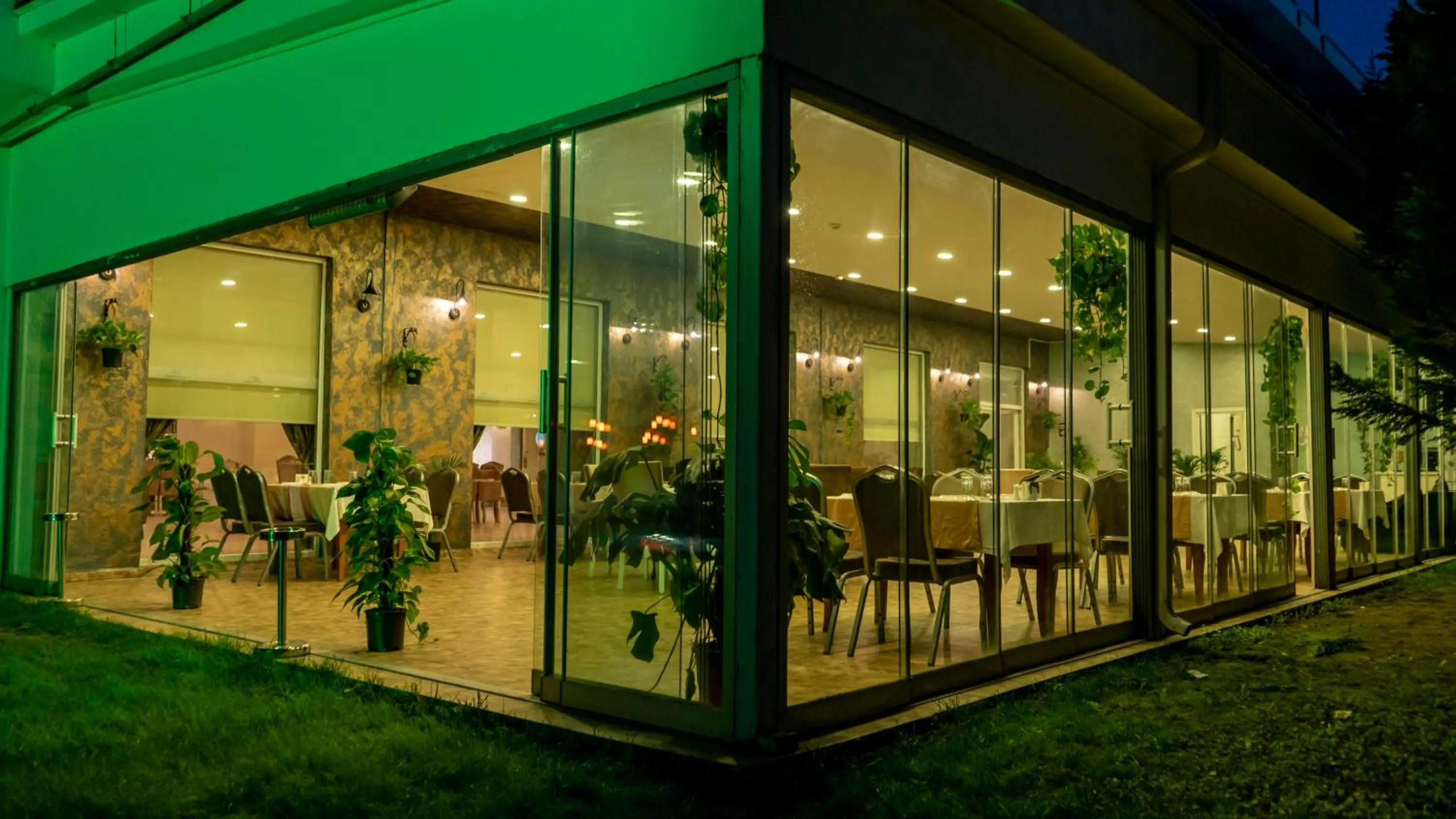 Restaurant/places to eat in MOX Hotel Wellness & Spa