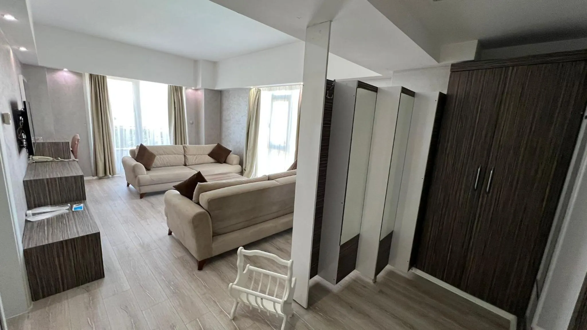 Living room, Bed in MOX Hotel Wellness & Spa