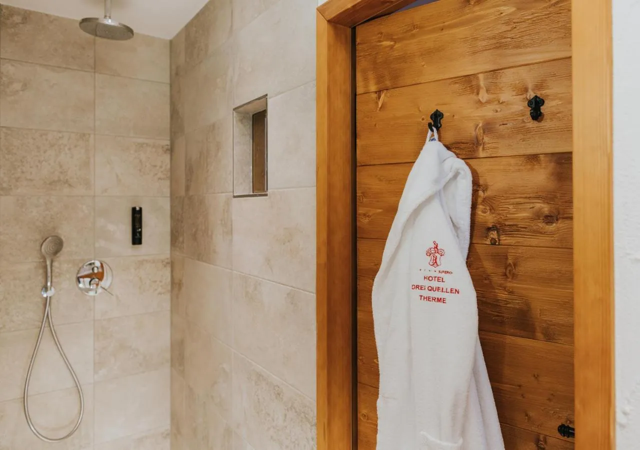 Shower in Hotel Drei Quellen Therme