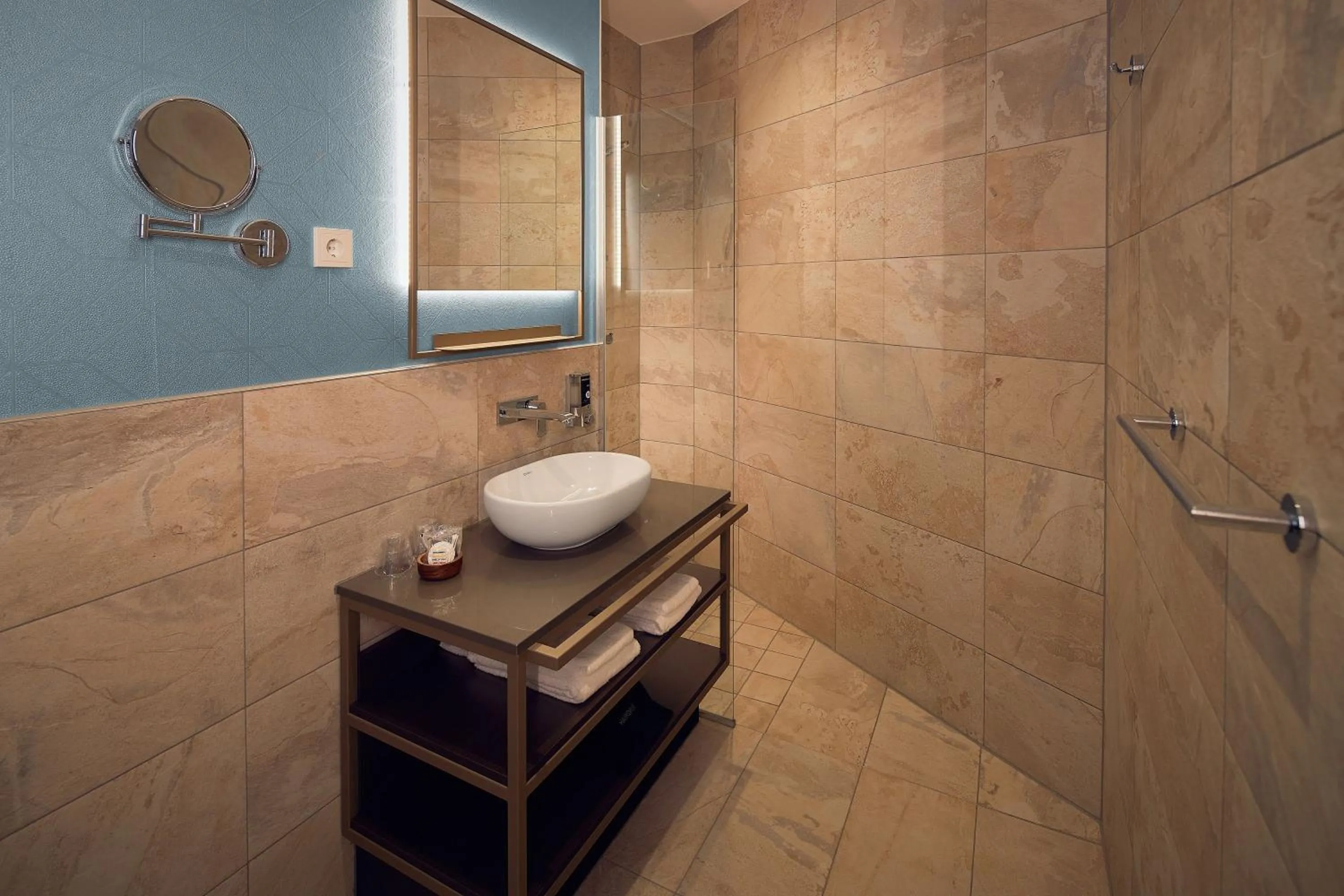 Shower in Inntel Hotels Den Haag Marina Beach