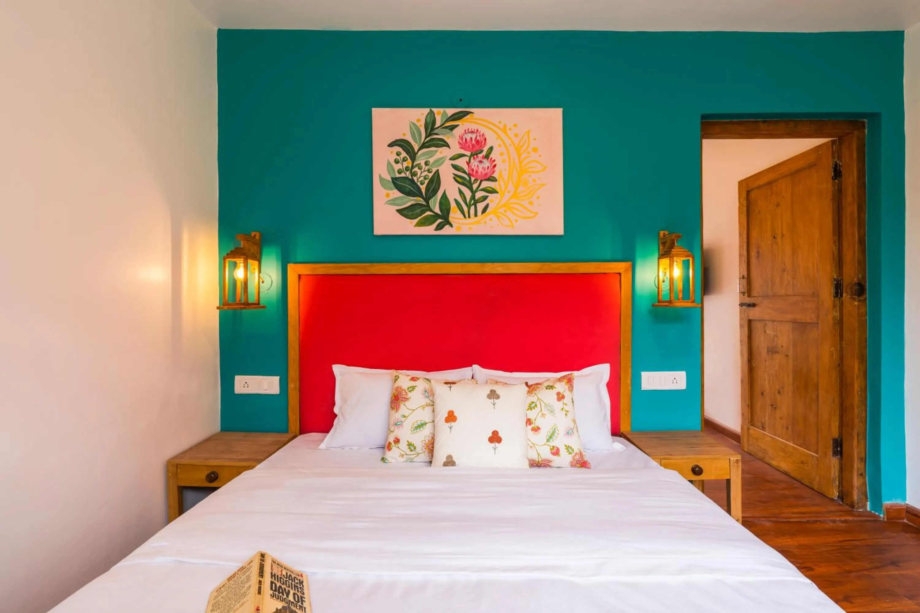 Photo of the whole room, Bed in Zen Manali by Keekoo Stays