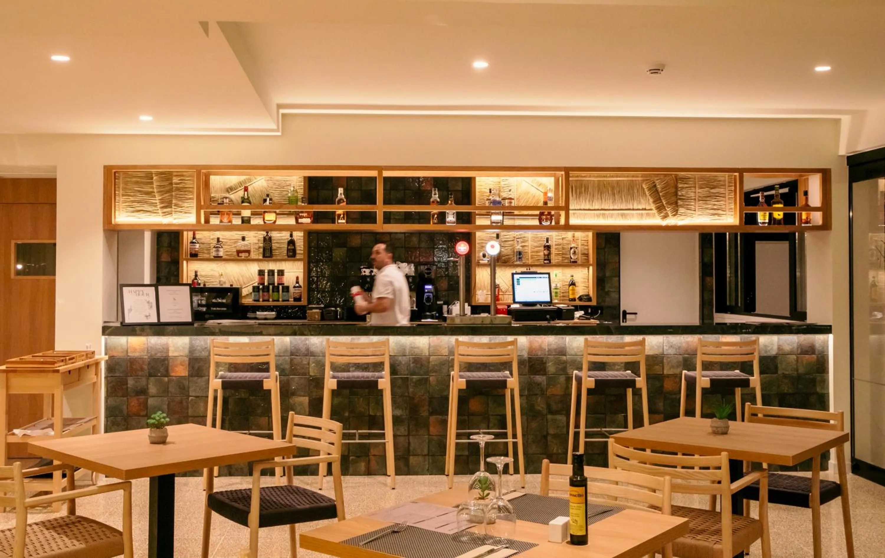 Restaurant/places to eat in Hotel Santanyi Port