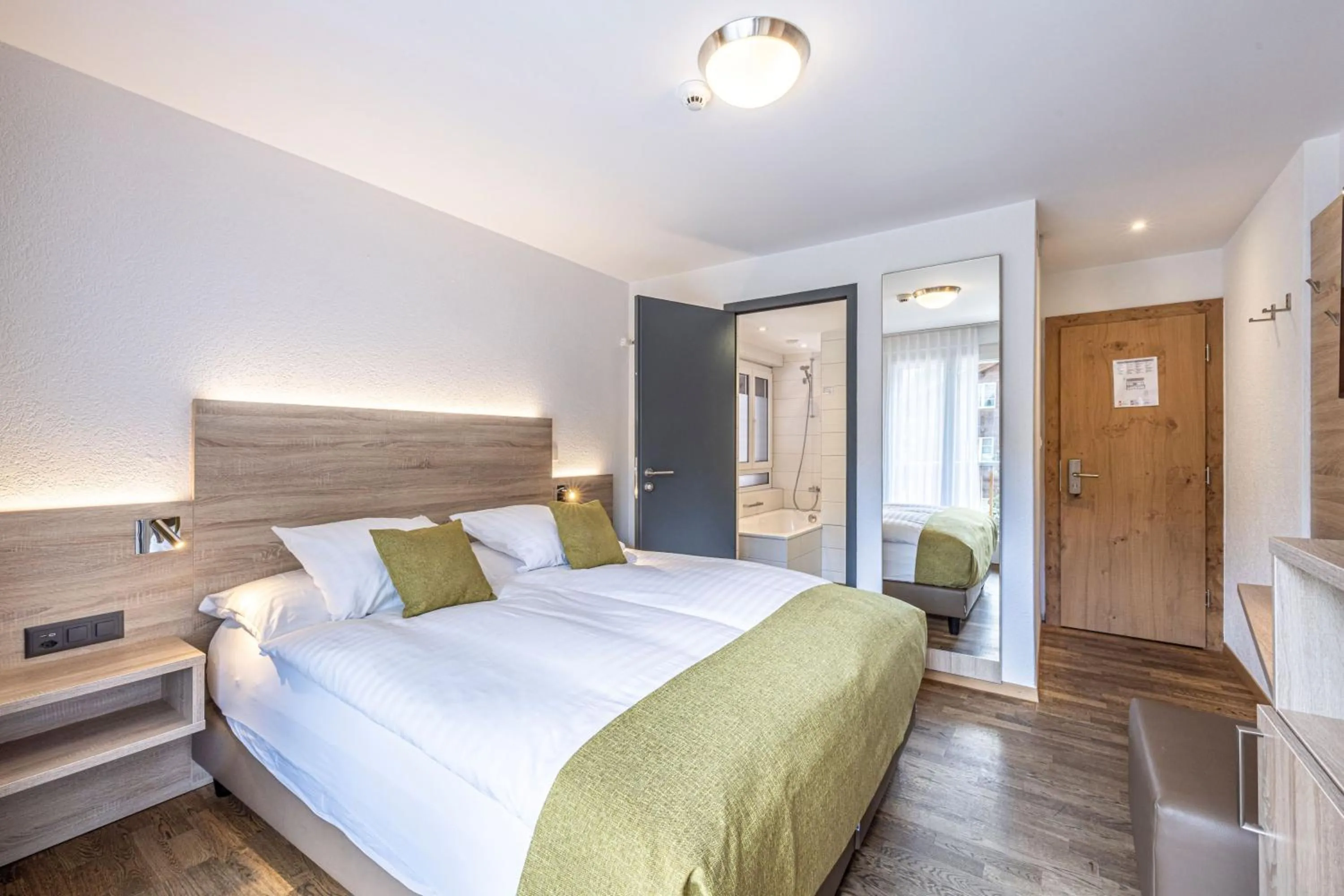 Photo of the whole room, Bed in Hotel Bristol