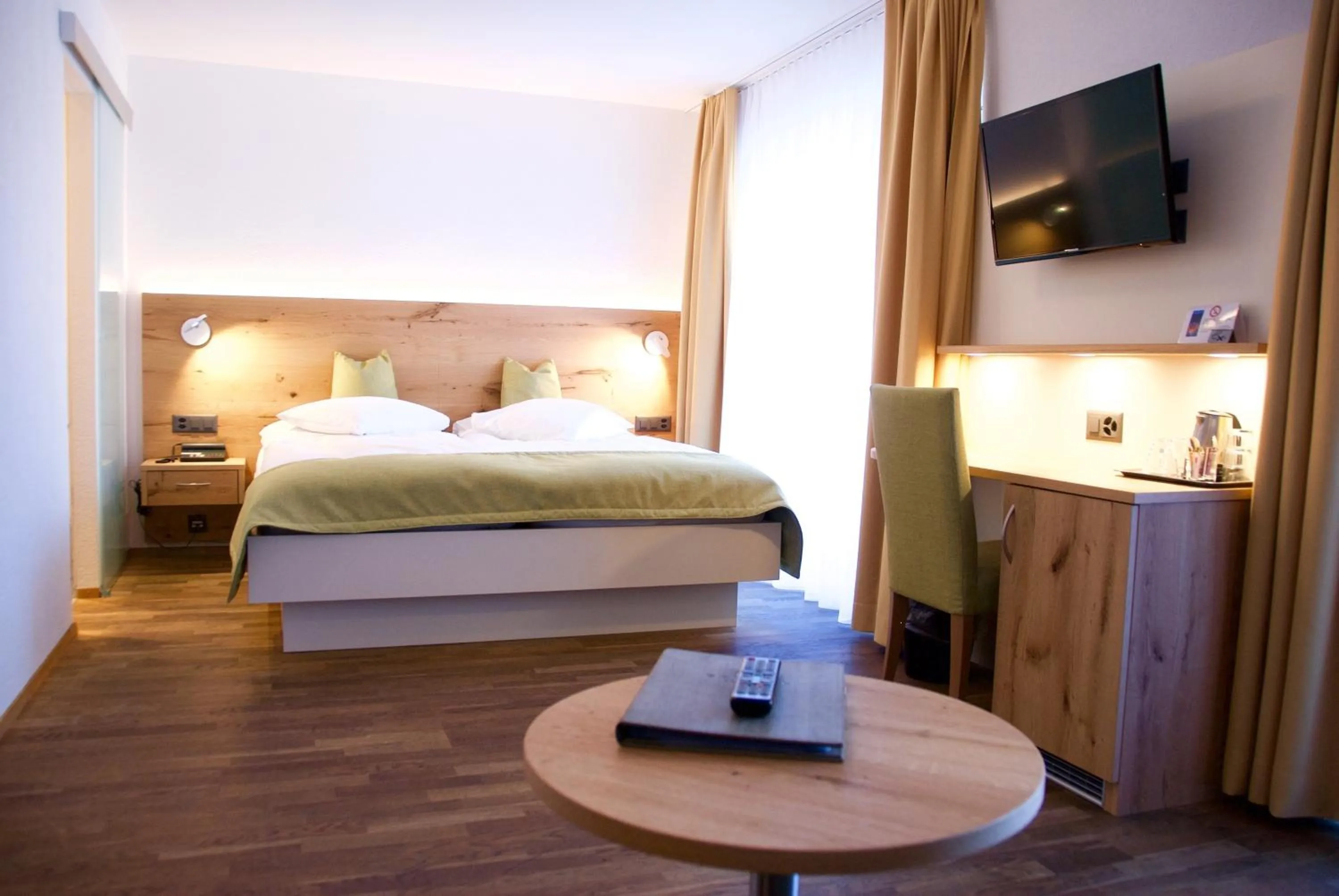 Photo of the whole room, Bed in Hotel Bristol