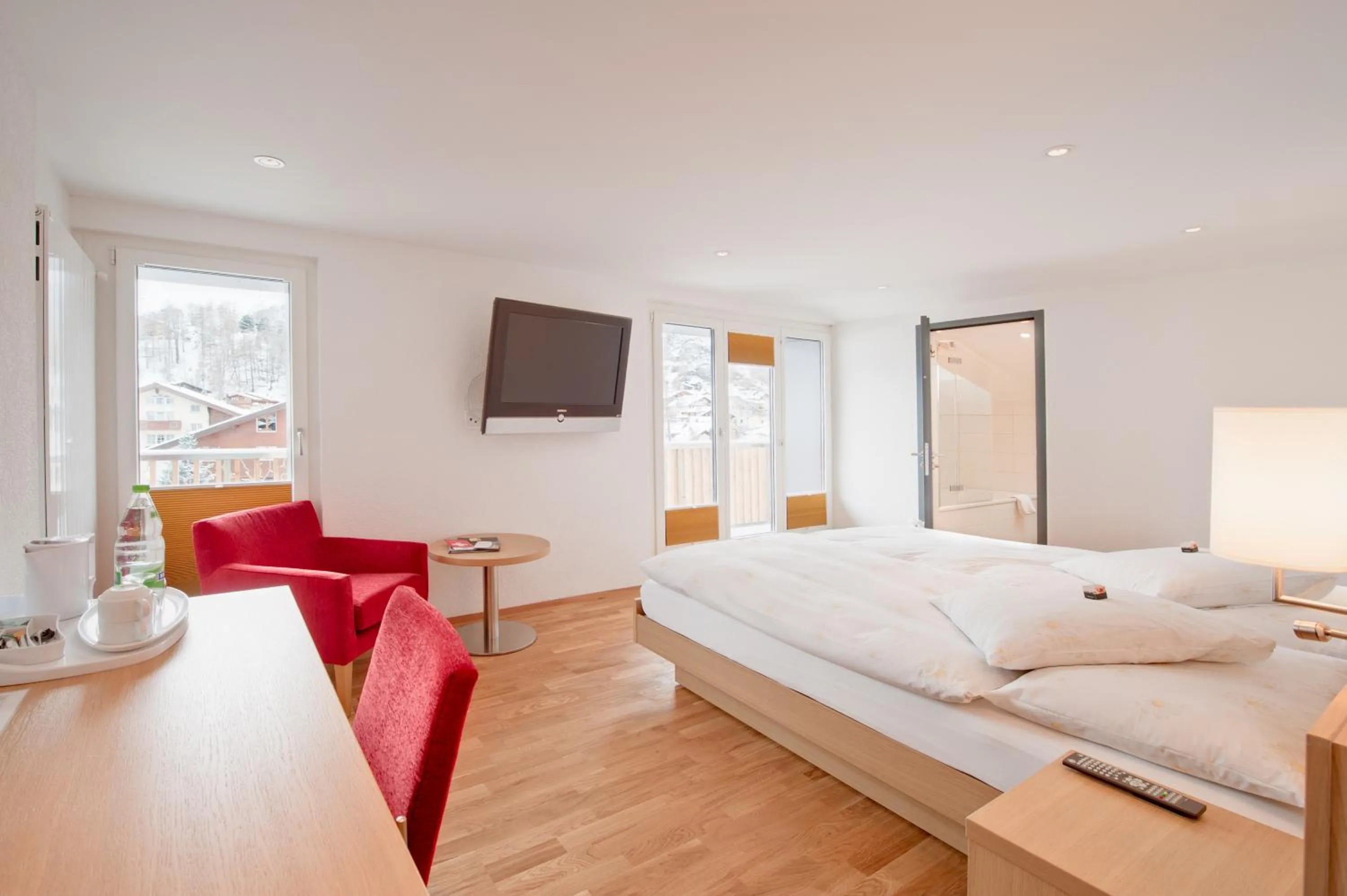 Photo of the whole room, Bed in Hotel Bristol