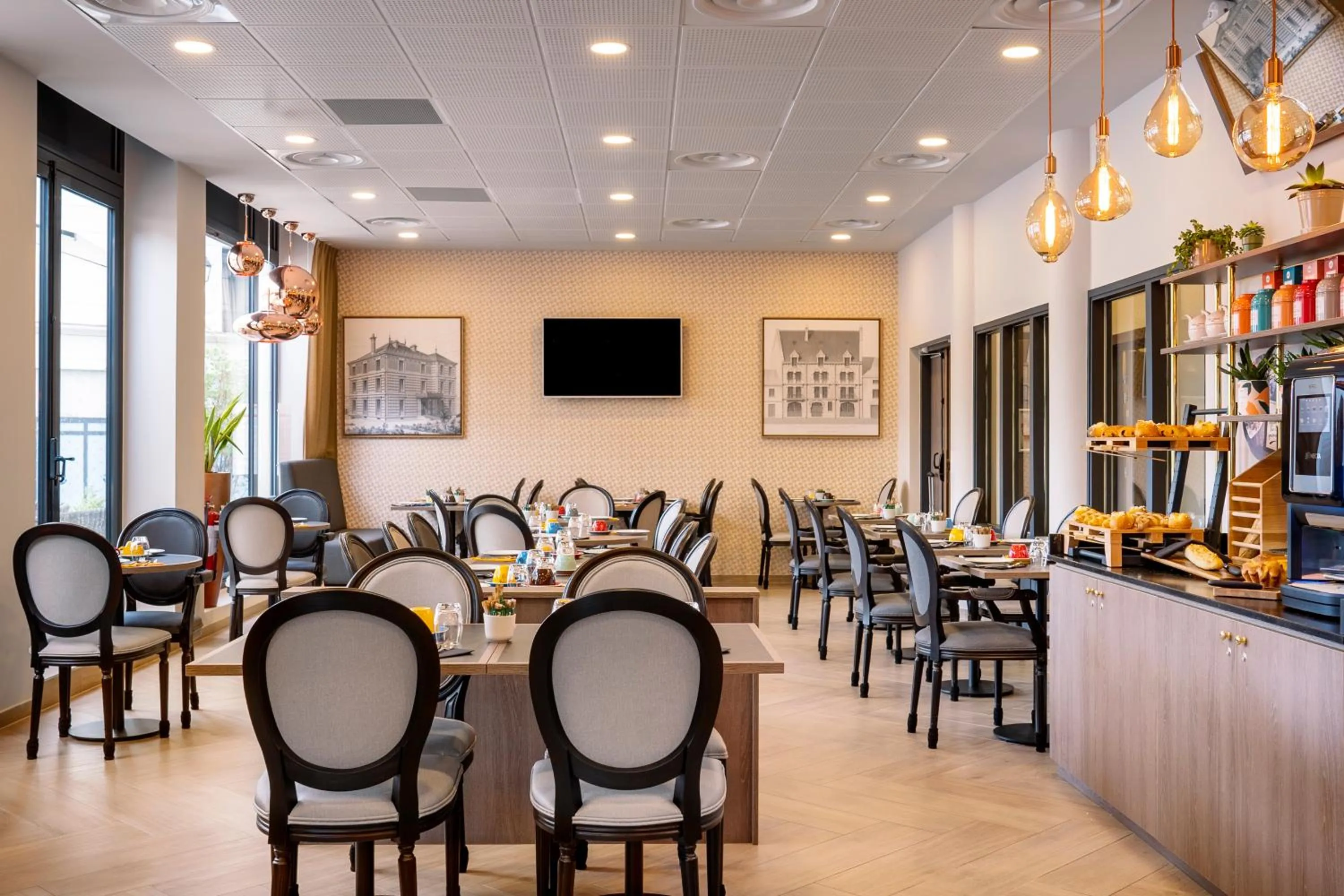 Breakfast in Residhome Paris Clamart