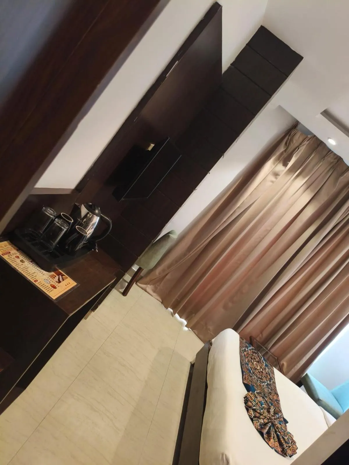 Coffee/tea facilities in Luxe Stayz Avi Inn