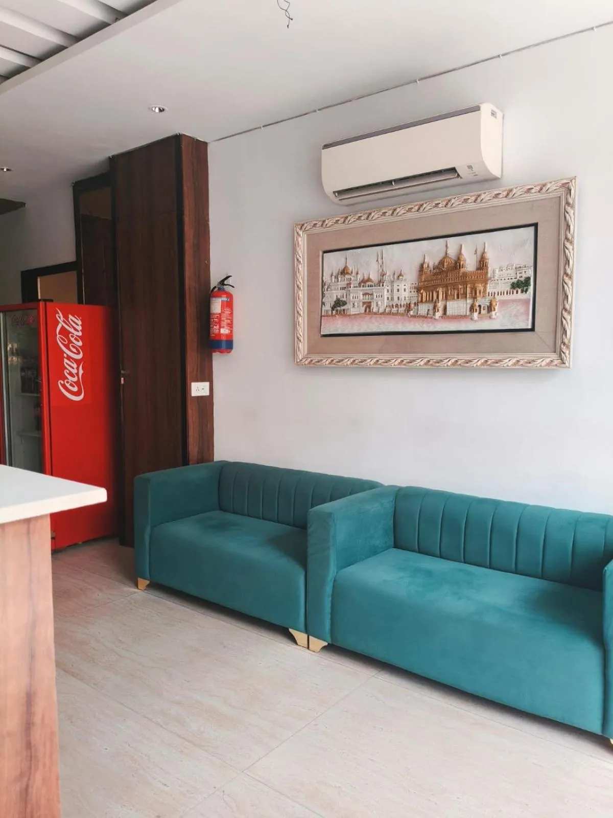 Lobby or reception in Luxe Stayz Avi Inn