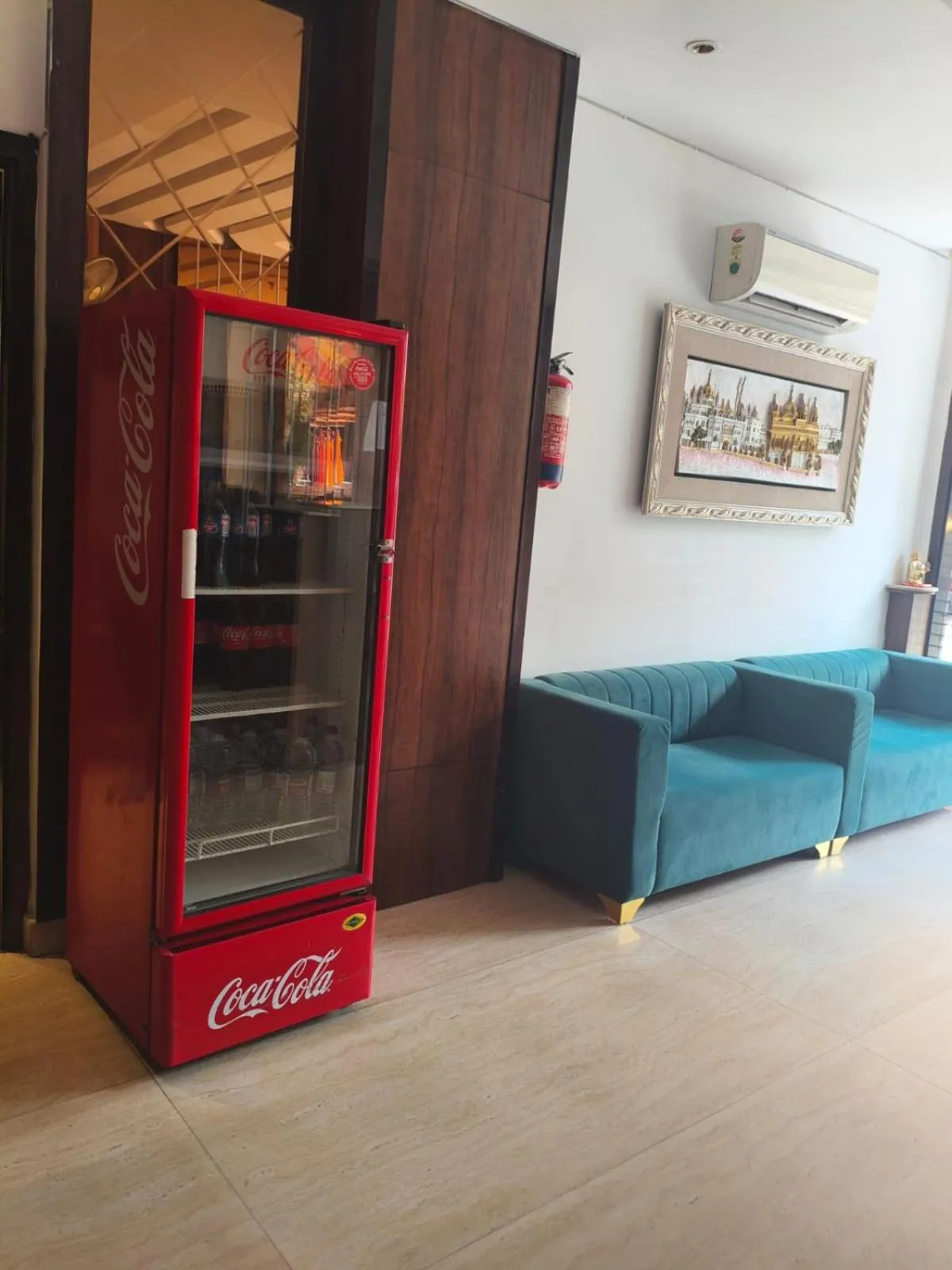 Lobby or reception in Luxe Stayz Avi Inn