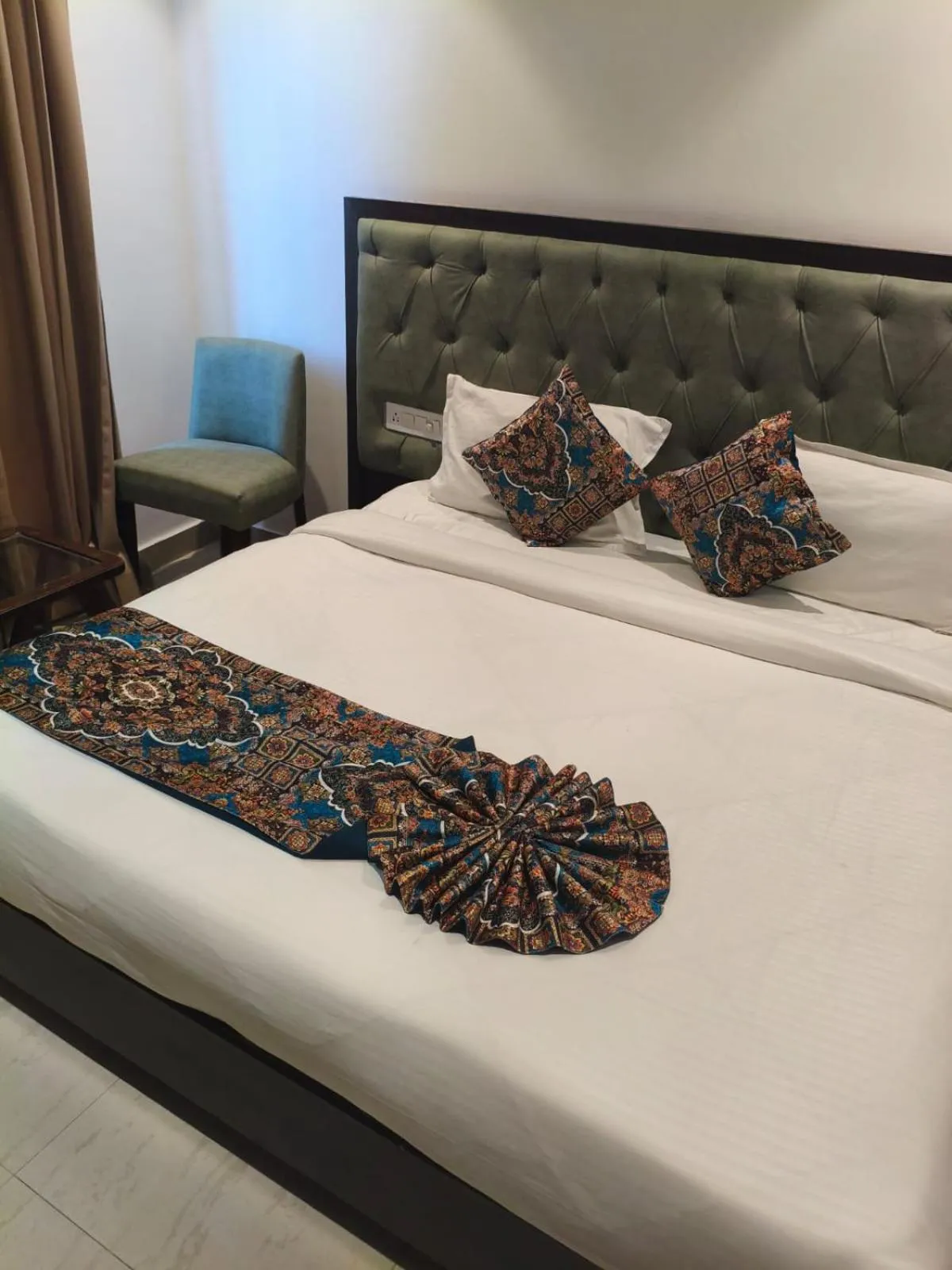 Bedroom, Bed in Luxe Stayz Avi Inn