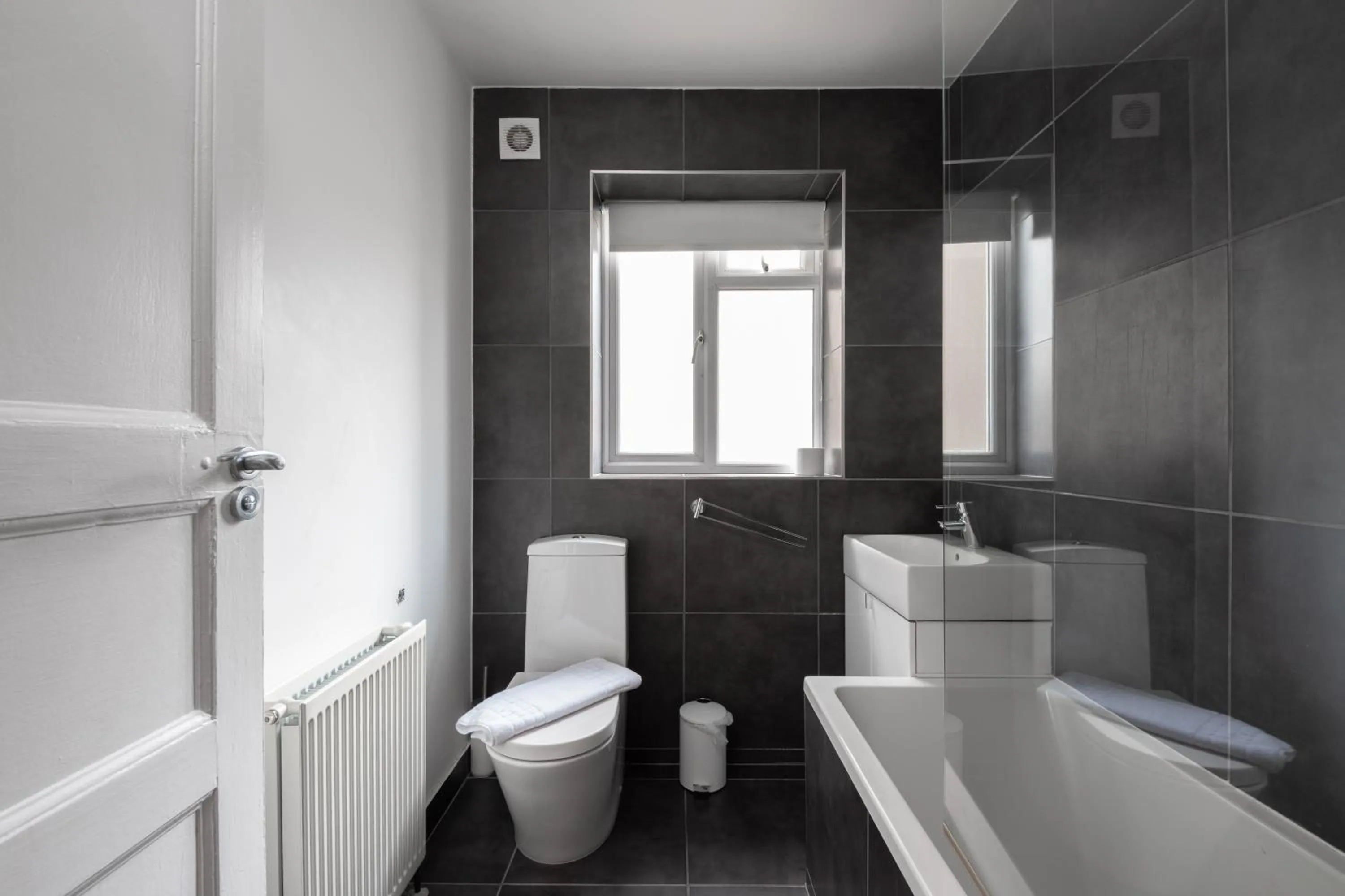 Bathroom in Argyle Apart Hotel