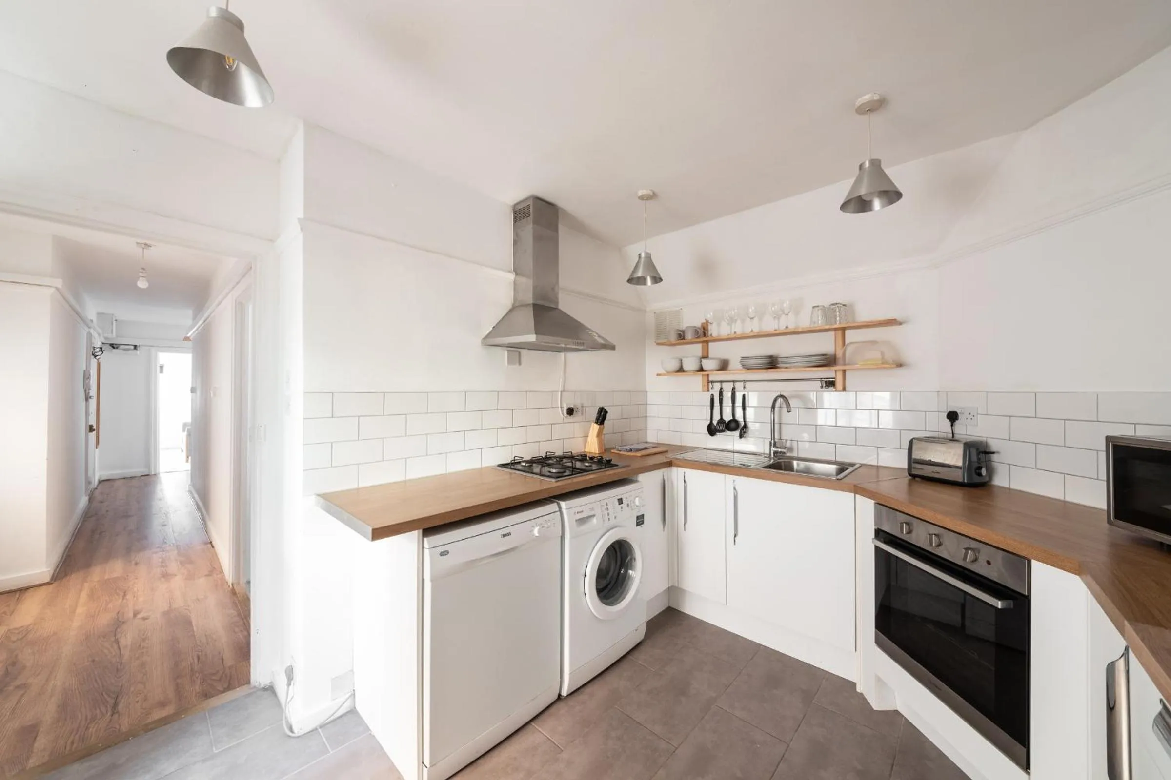 kitchen in Argyle Apart Hotel