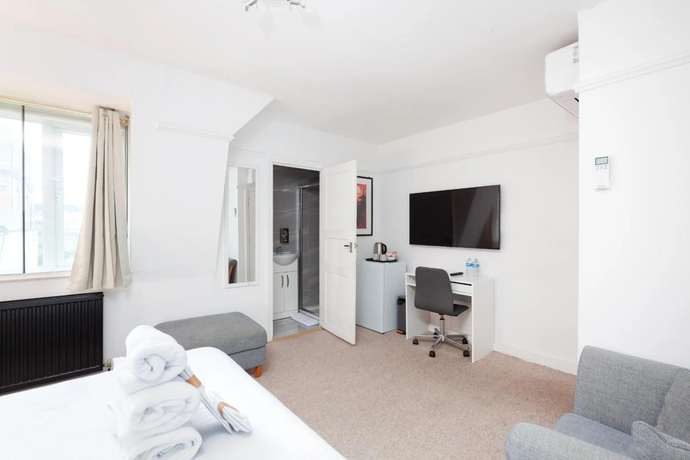 Bedroom in Argyle Apart Hotel